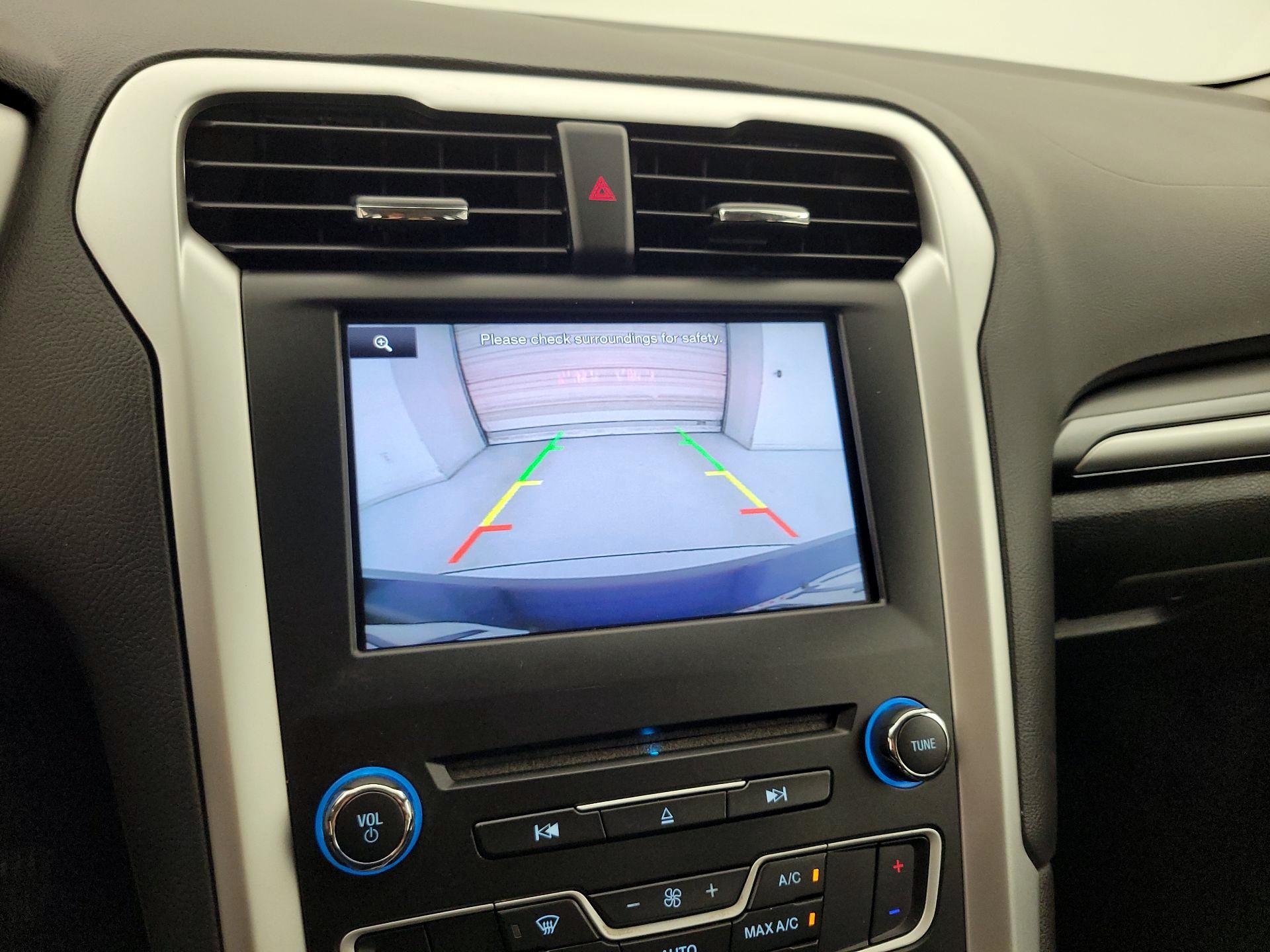 Thumbnail: 2016 Ford Fusion - 14