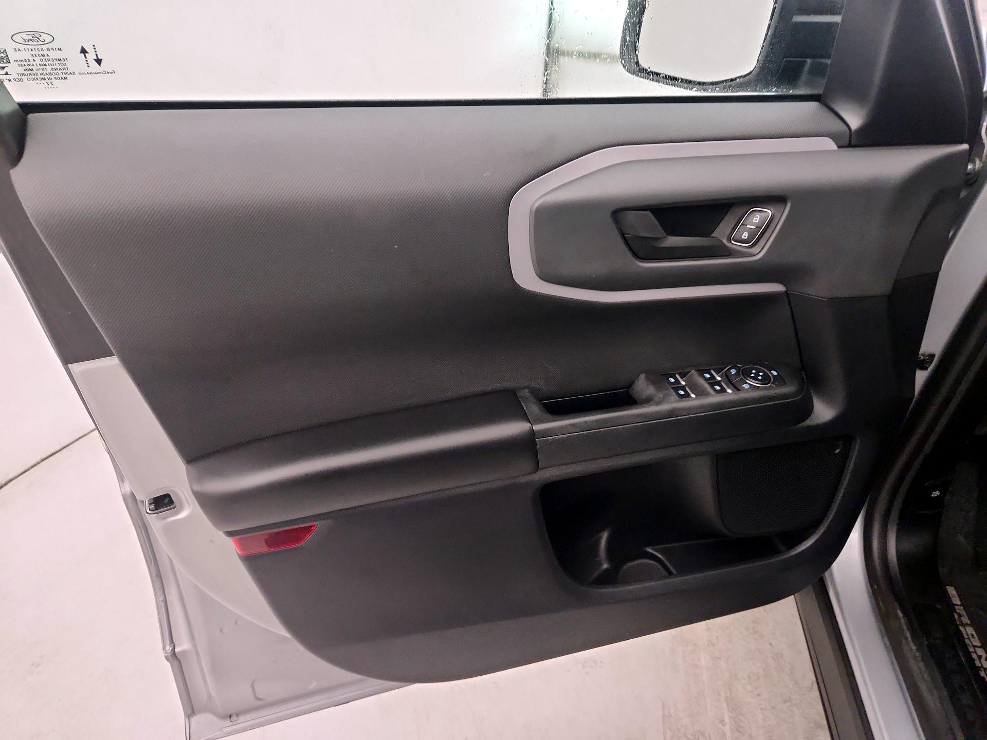 Thumbnail: 2022 Ford Bronco Sport - 12