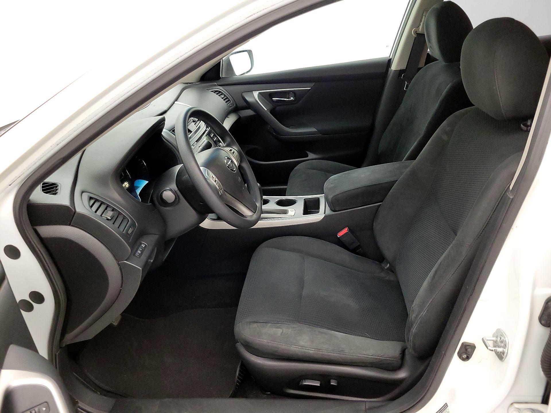 Thumbnail: 2015 Nissan Altima - 11