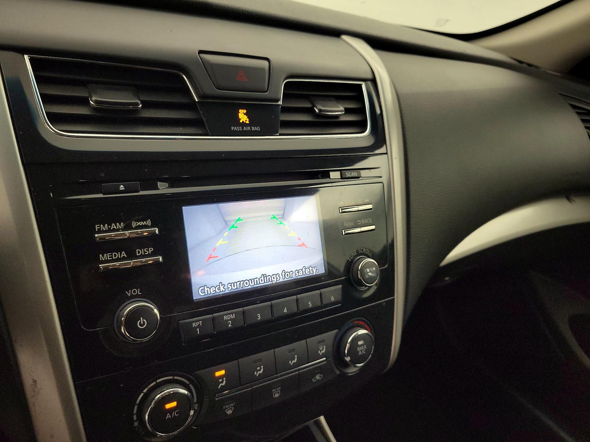 Thumbnail: 2015 Nissan Altima - 14