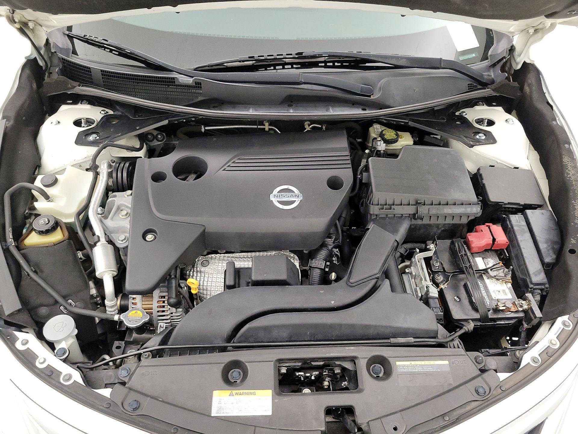 Thumbnail: 2015 Nissan Altima - 20