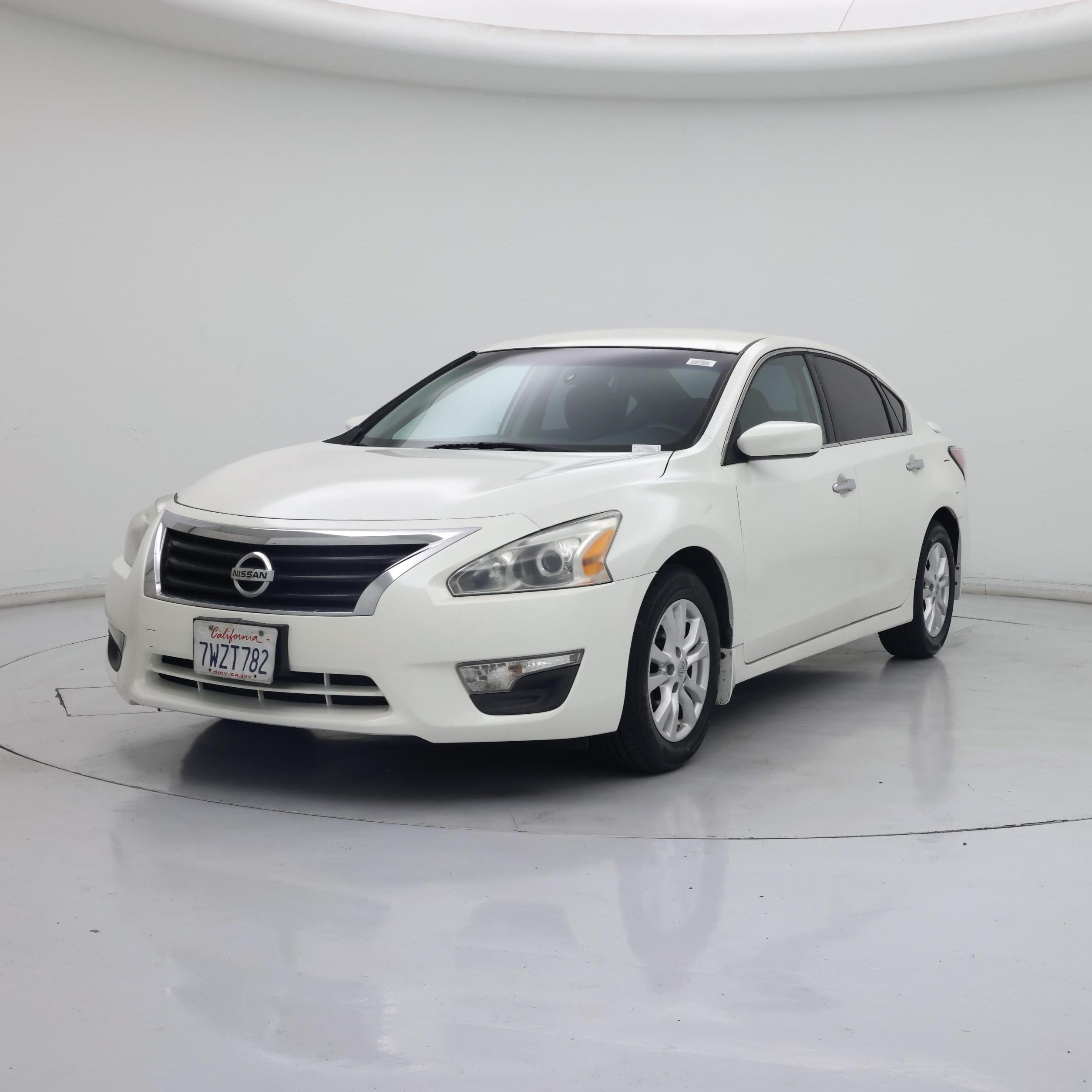 Thumbnail: 2015 Nissan Altima - 4
