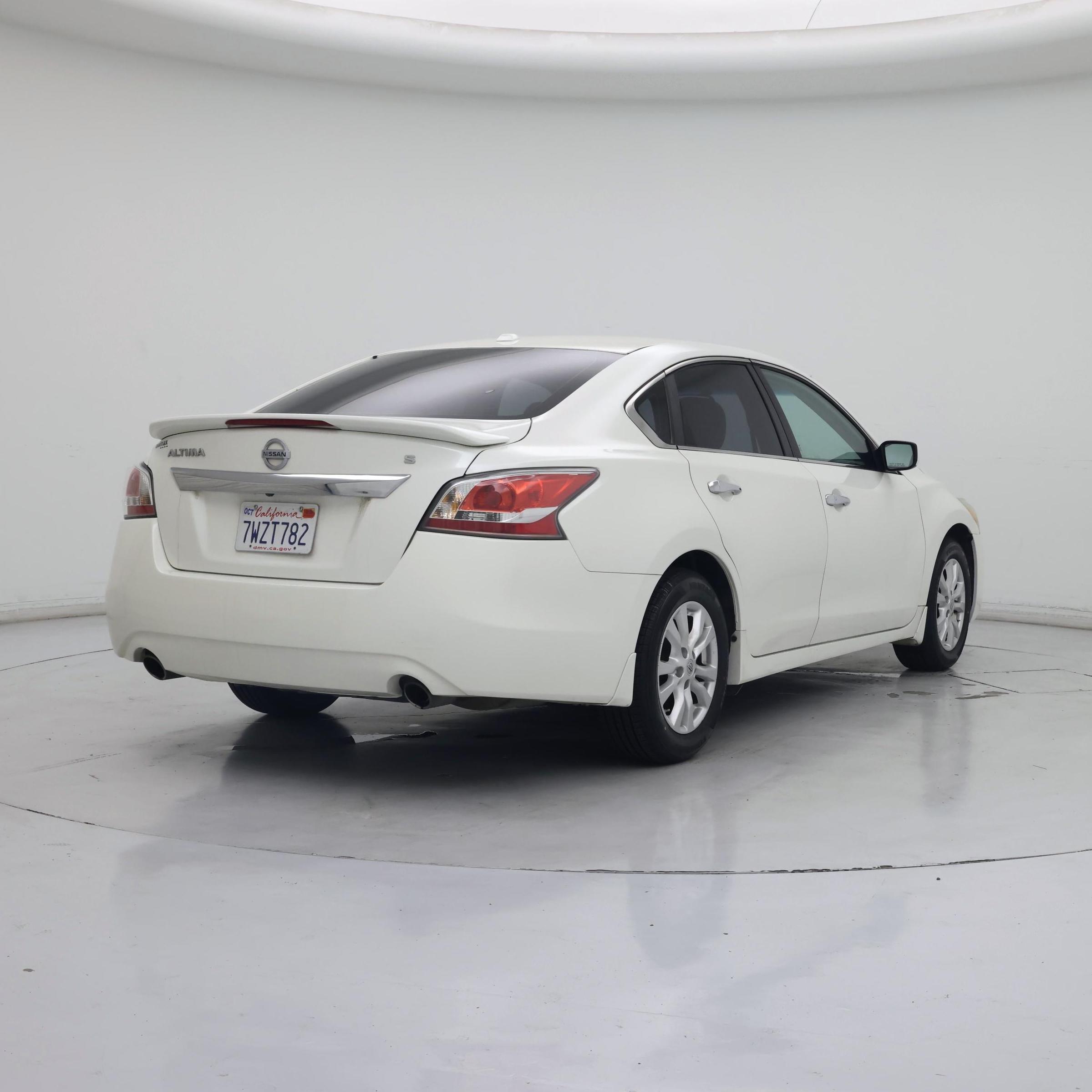 Thumbnail: 2015 Nissan Altima - 8