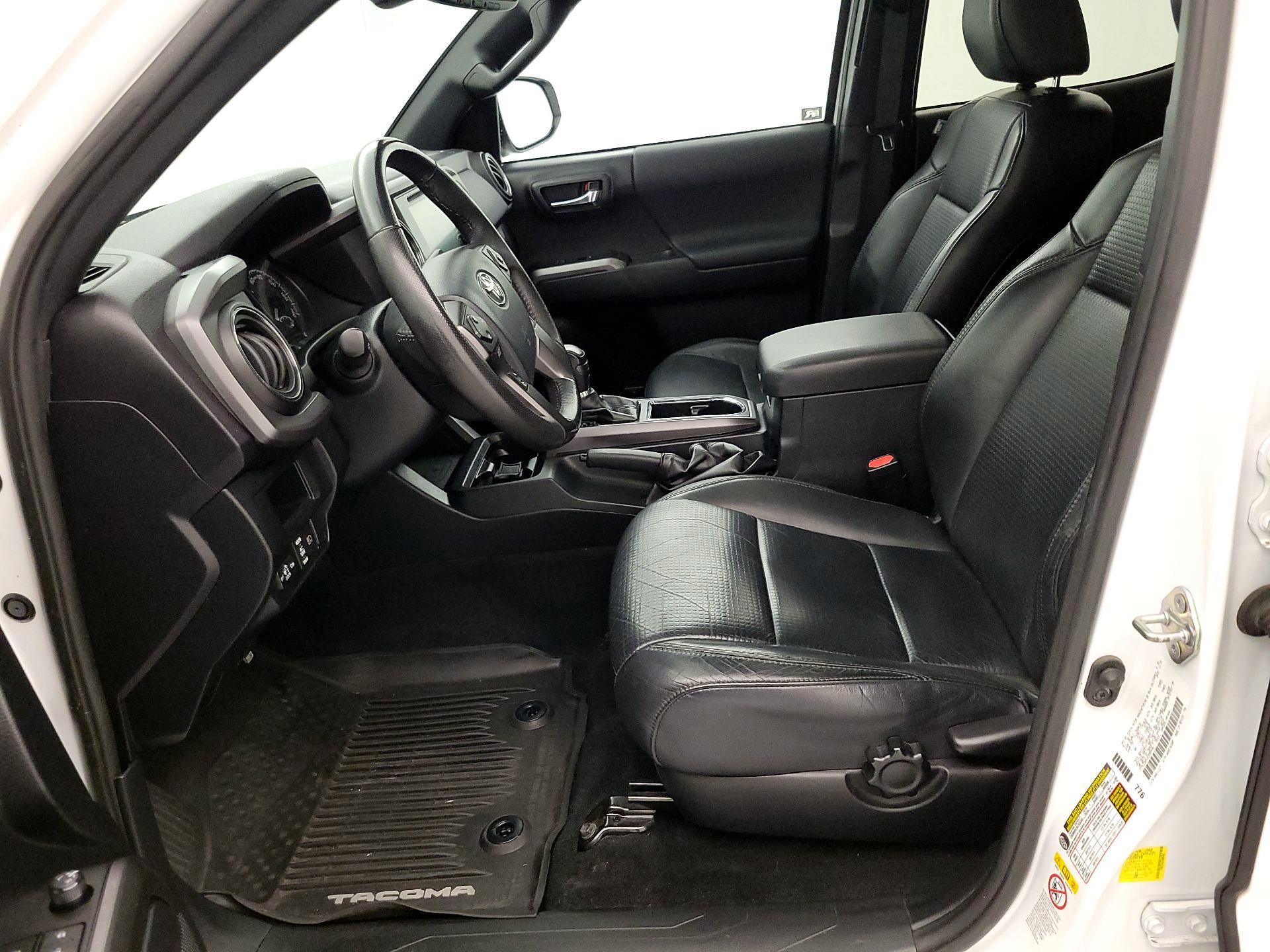 Thumbnail: 2019 Toyota Tacoma - 11