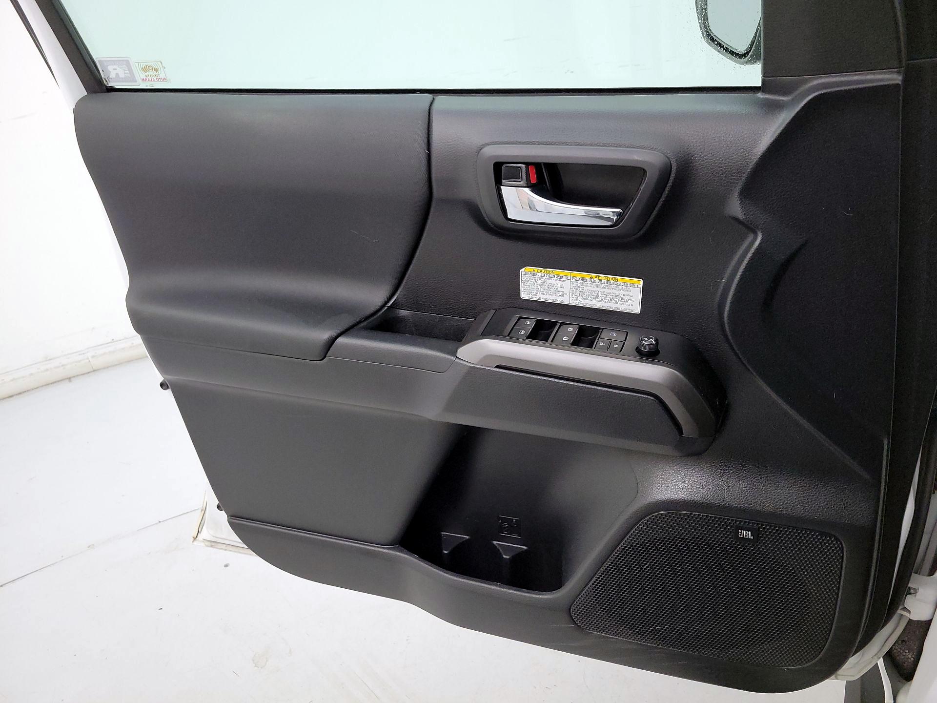 Thumbnail: 2019 Toyota Tacoma - 12