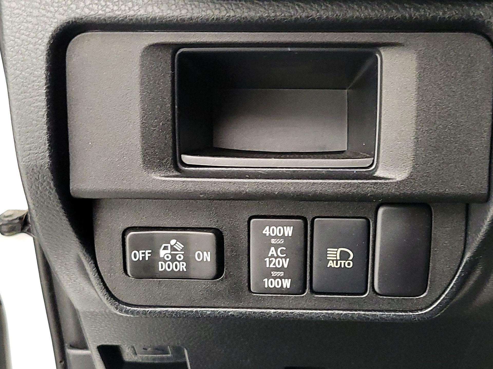 Thumbnail: 2019 Toyota Tacoma - 13