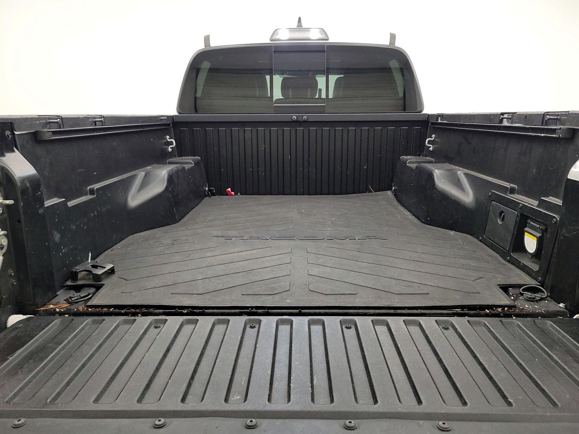 Thumbnail: 2019 Toyota Tacoma - 20