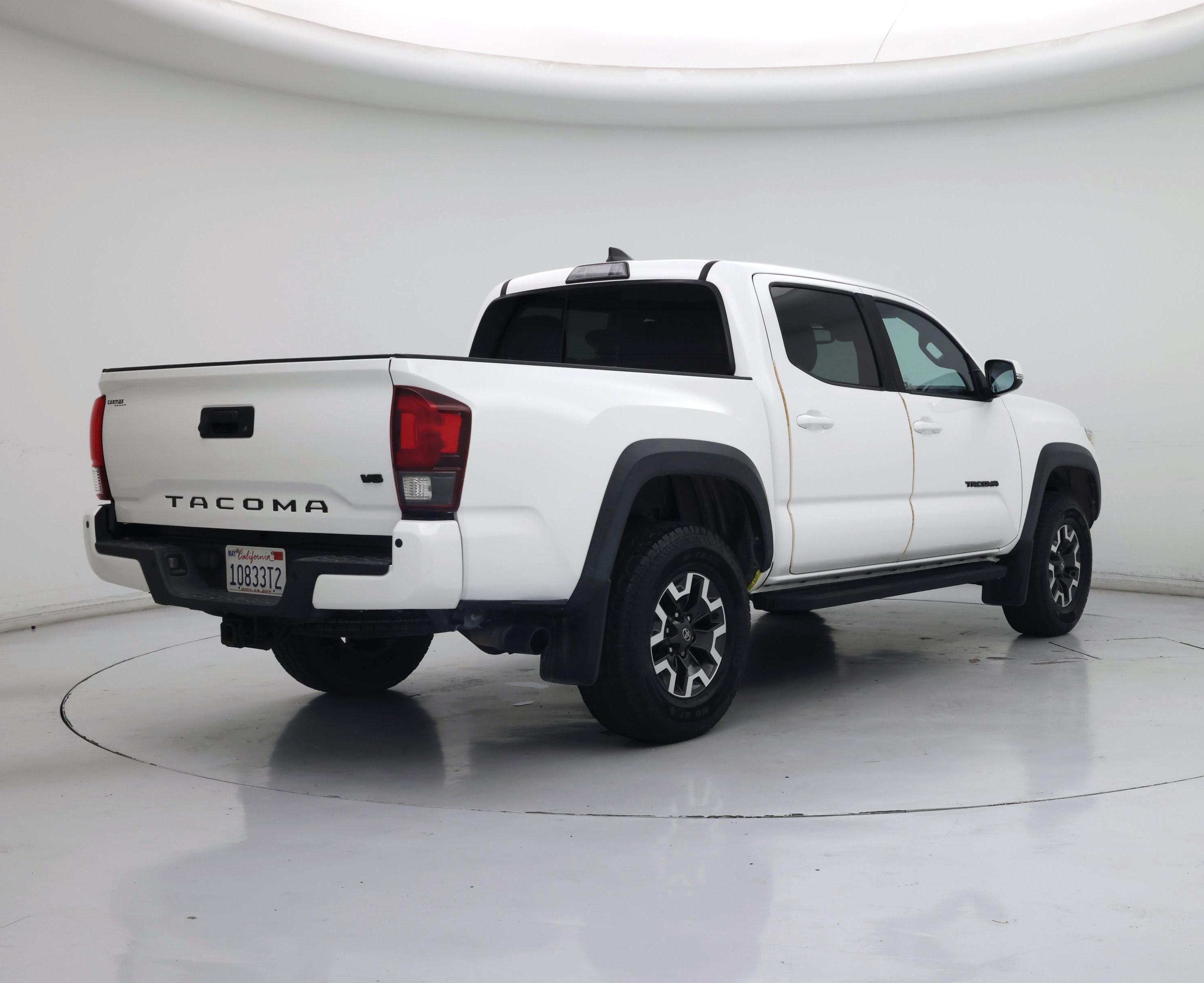 Thumbnail: 2019 Toyota Tacoma - 8