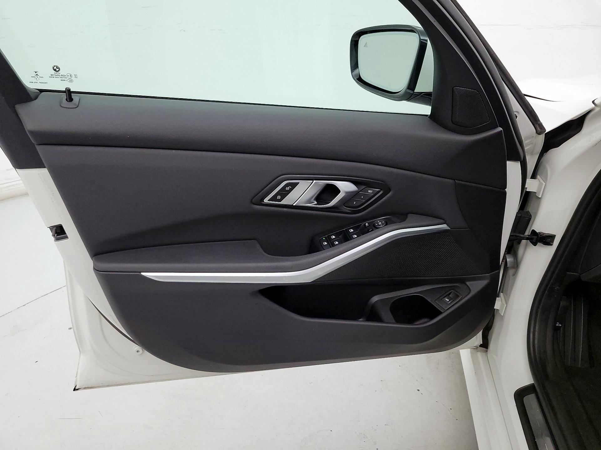 Thumbnail: 2020 BMW 3 Series - 12