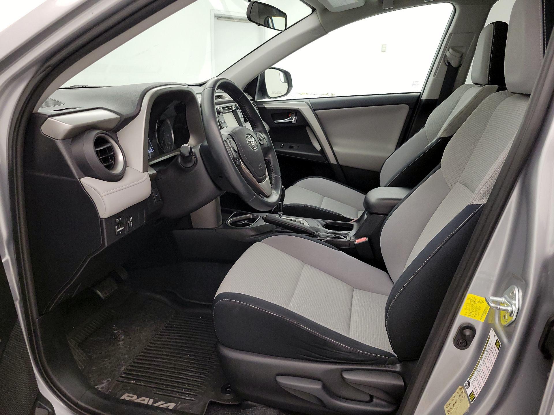 Thumbnail: 2016 Toyota RAV4 - 11