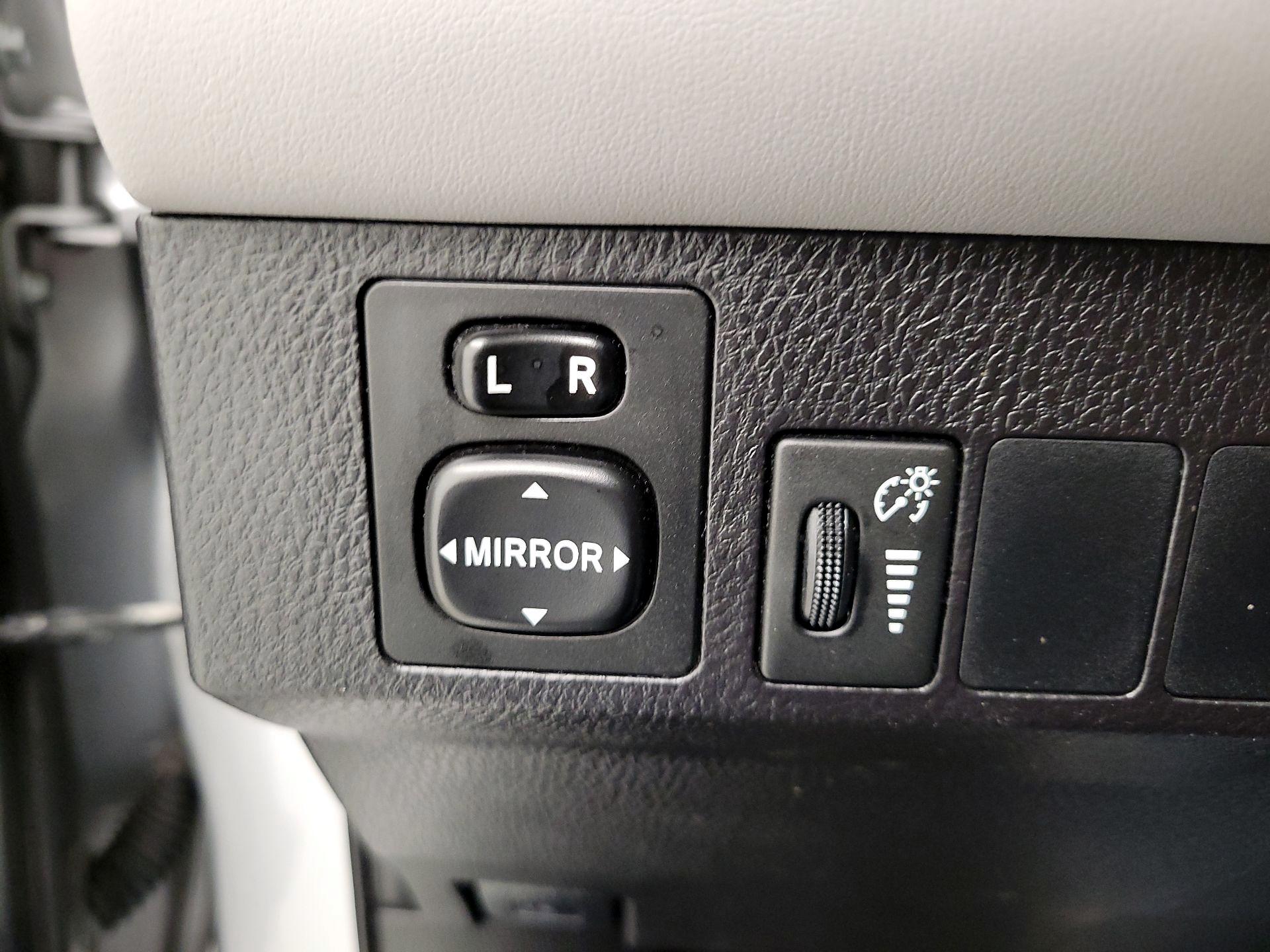 Thumbnail: 2016 Toyota RAV4 - 13