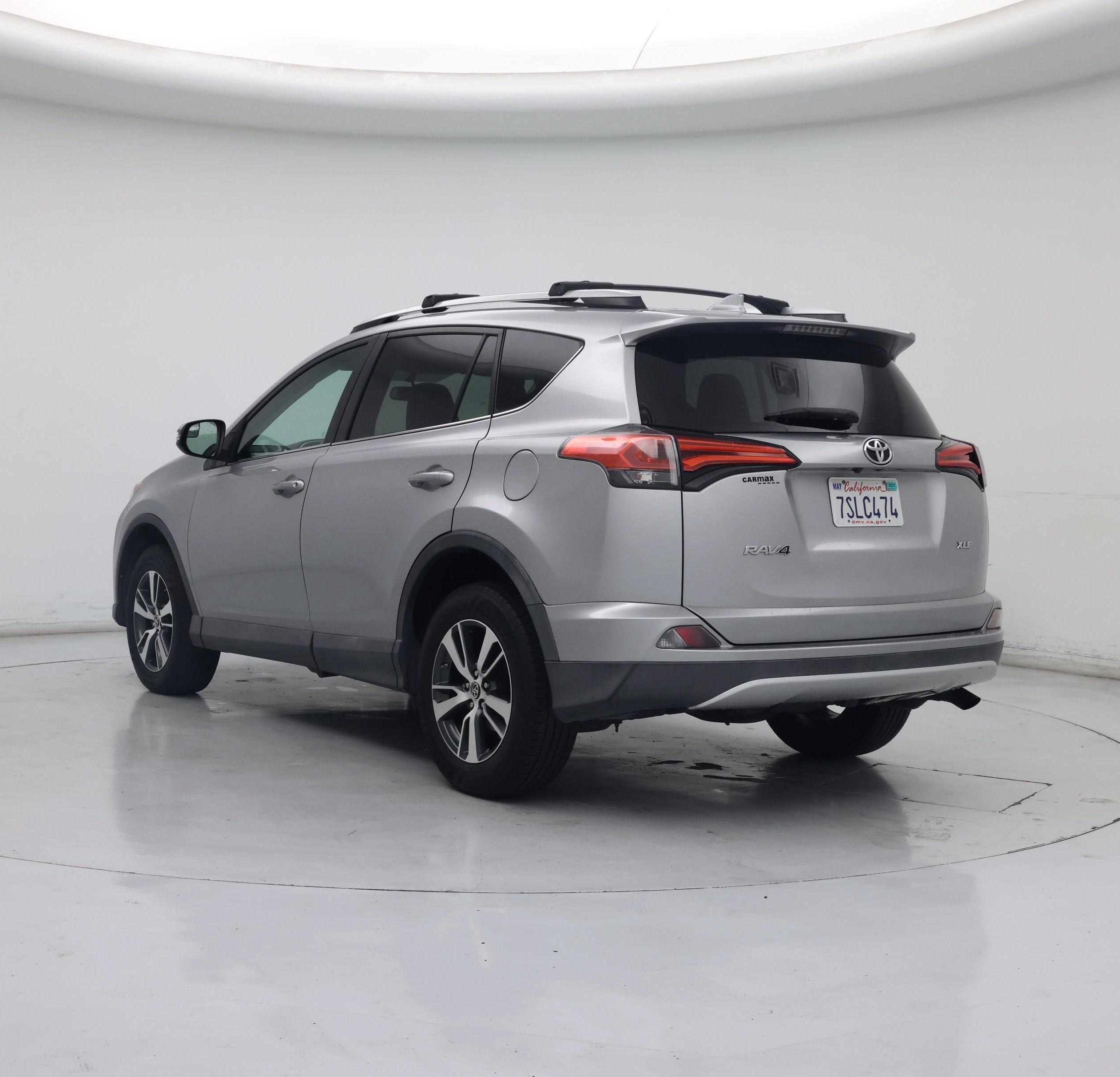 Thumbnail: 2016 Toyota RAV4 - 2
