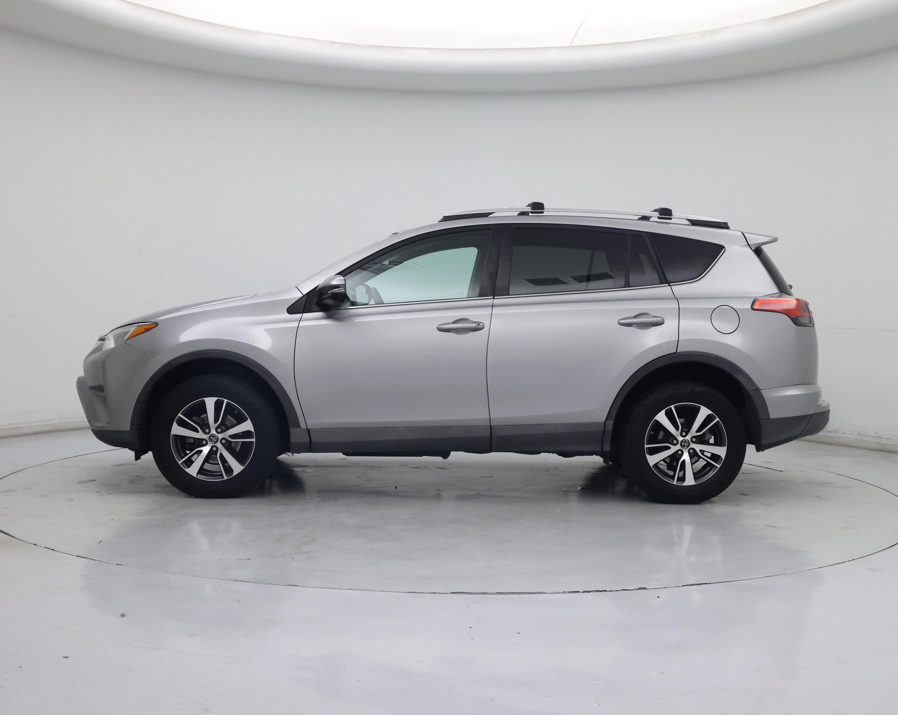 Thumbnail: 2016 Toyota RAV4 - 3