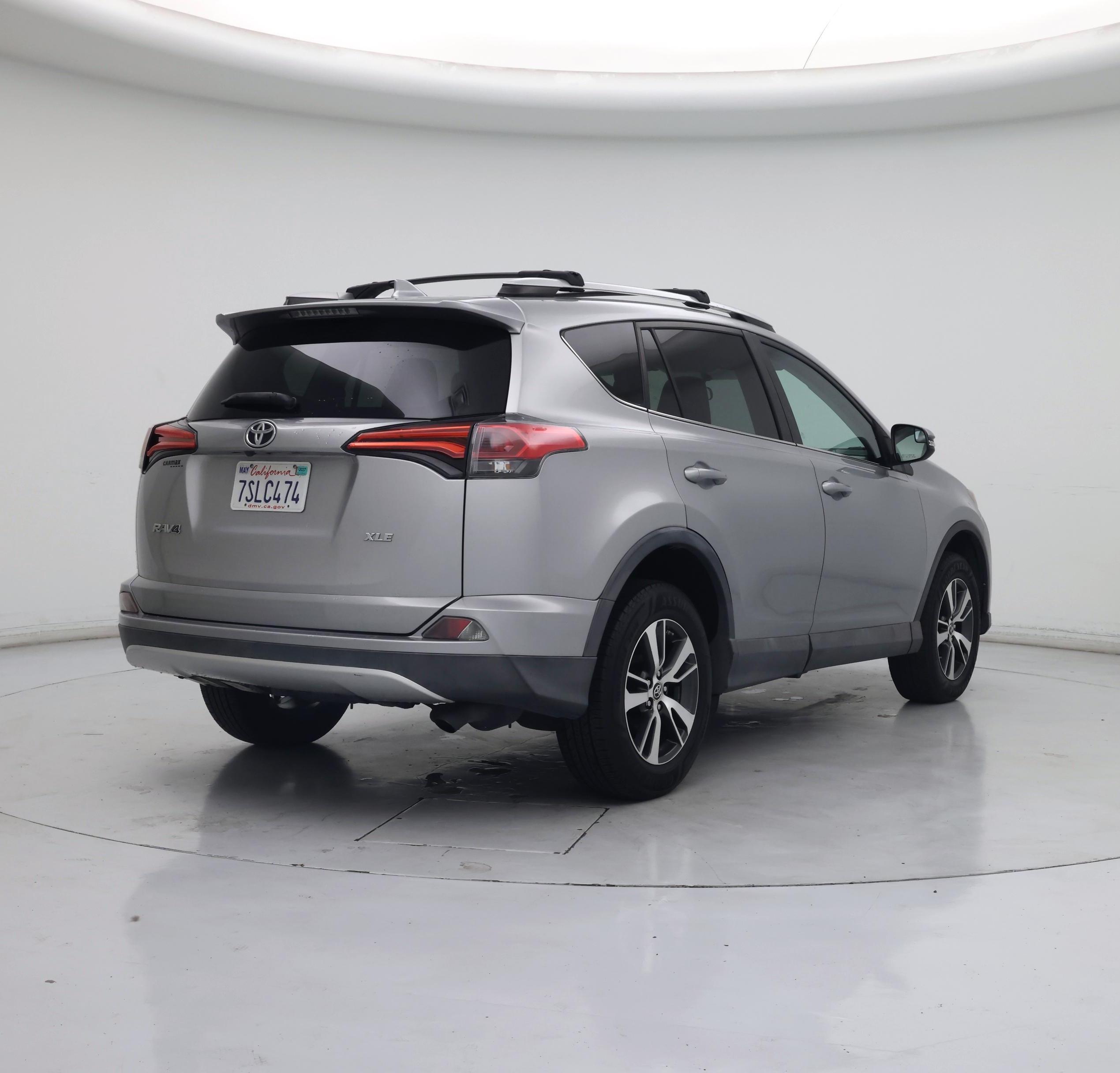 Thumbnail: 2016 Toyota RAV4 - 8