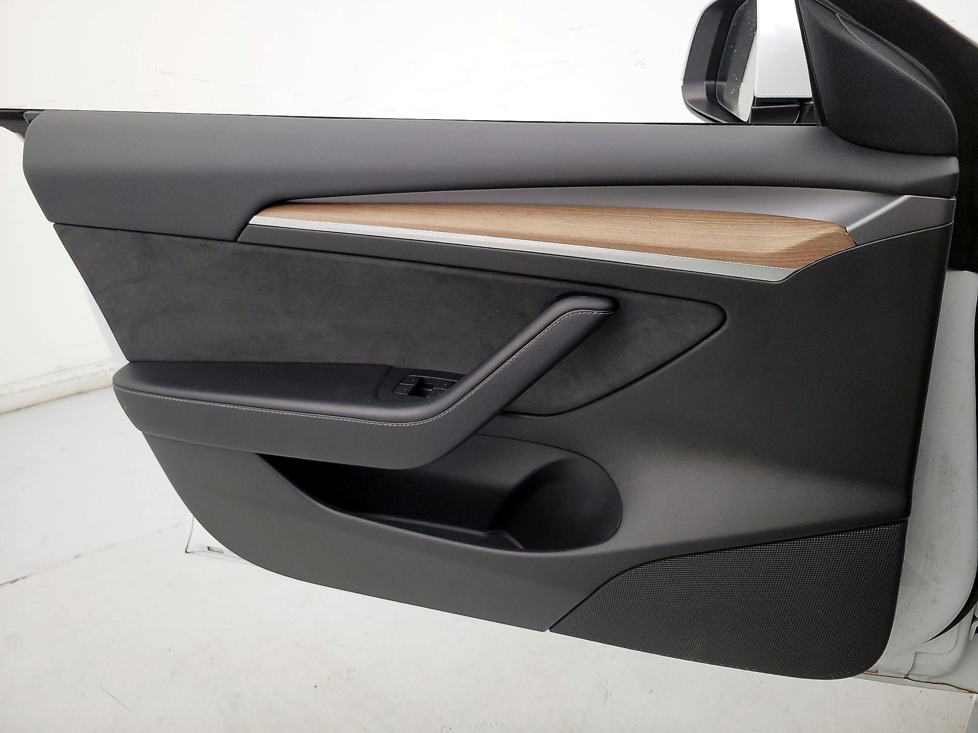 Thumbnail: 2023 Tesla Model 3 - 12