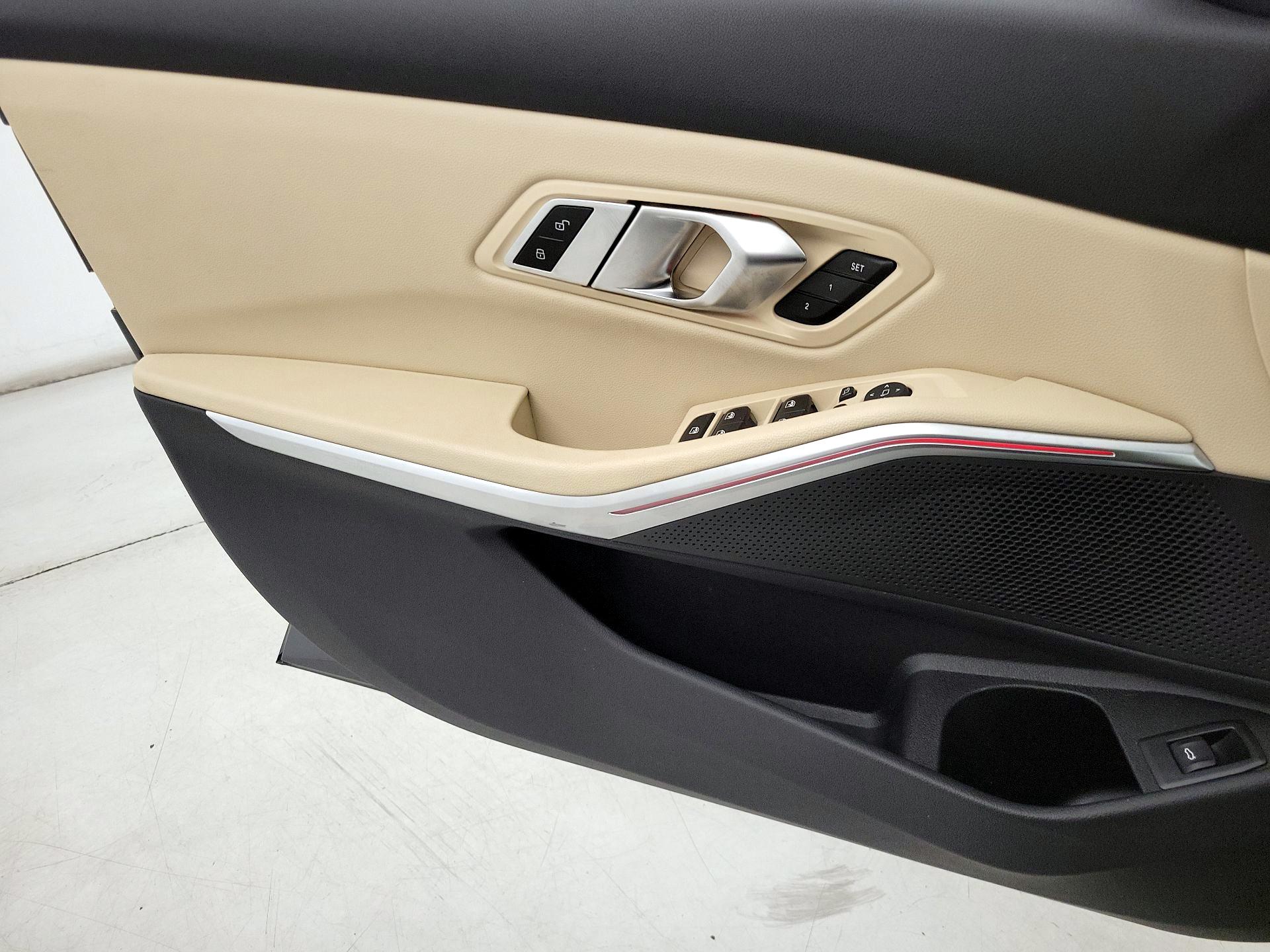 Thumbnail: 2022 BMW 3 Series - 12