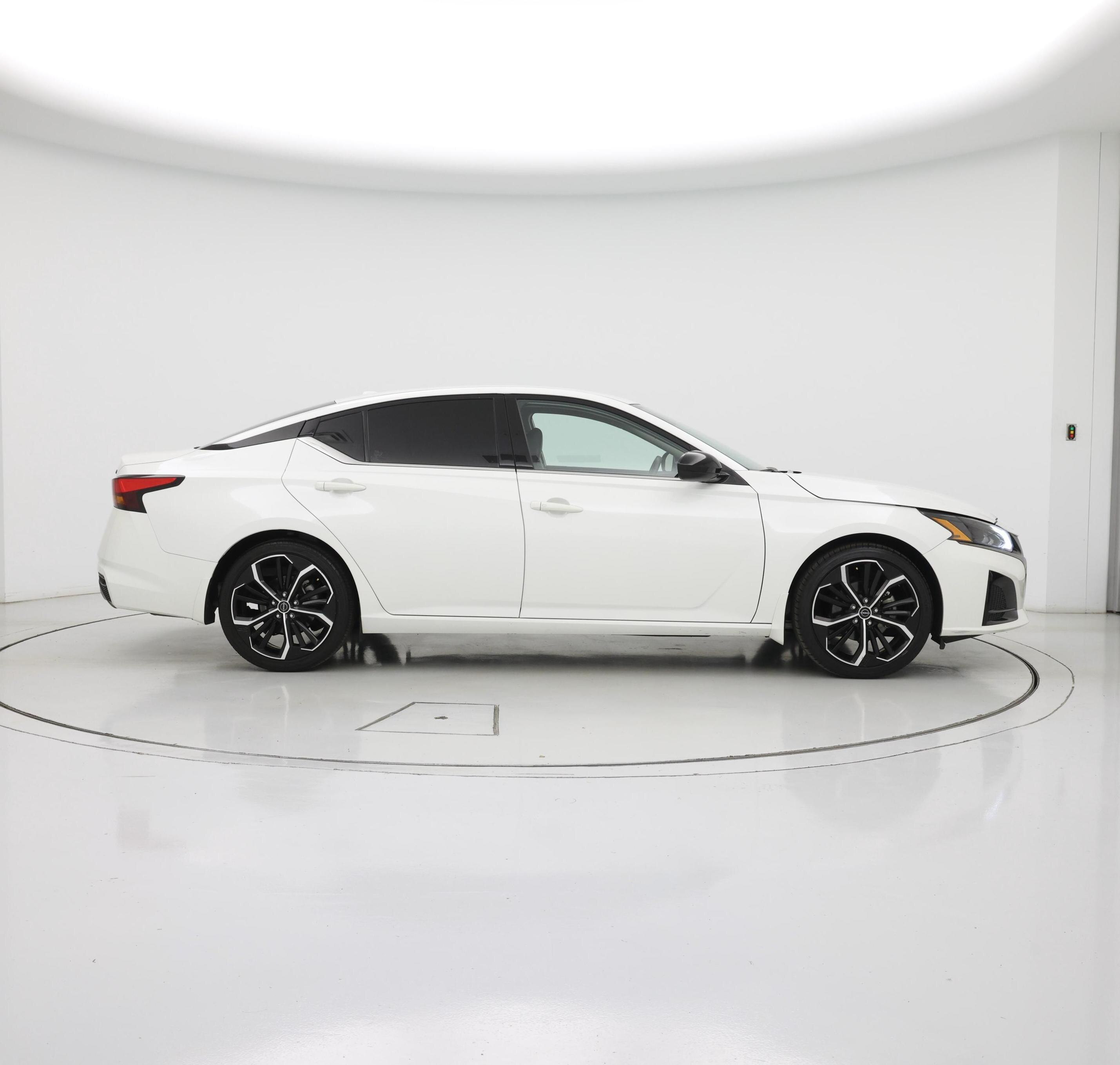 Thumbnail: 2023 Nissan Altima - 7