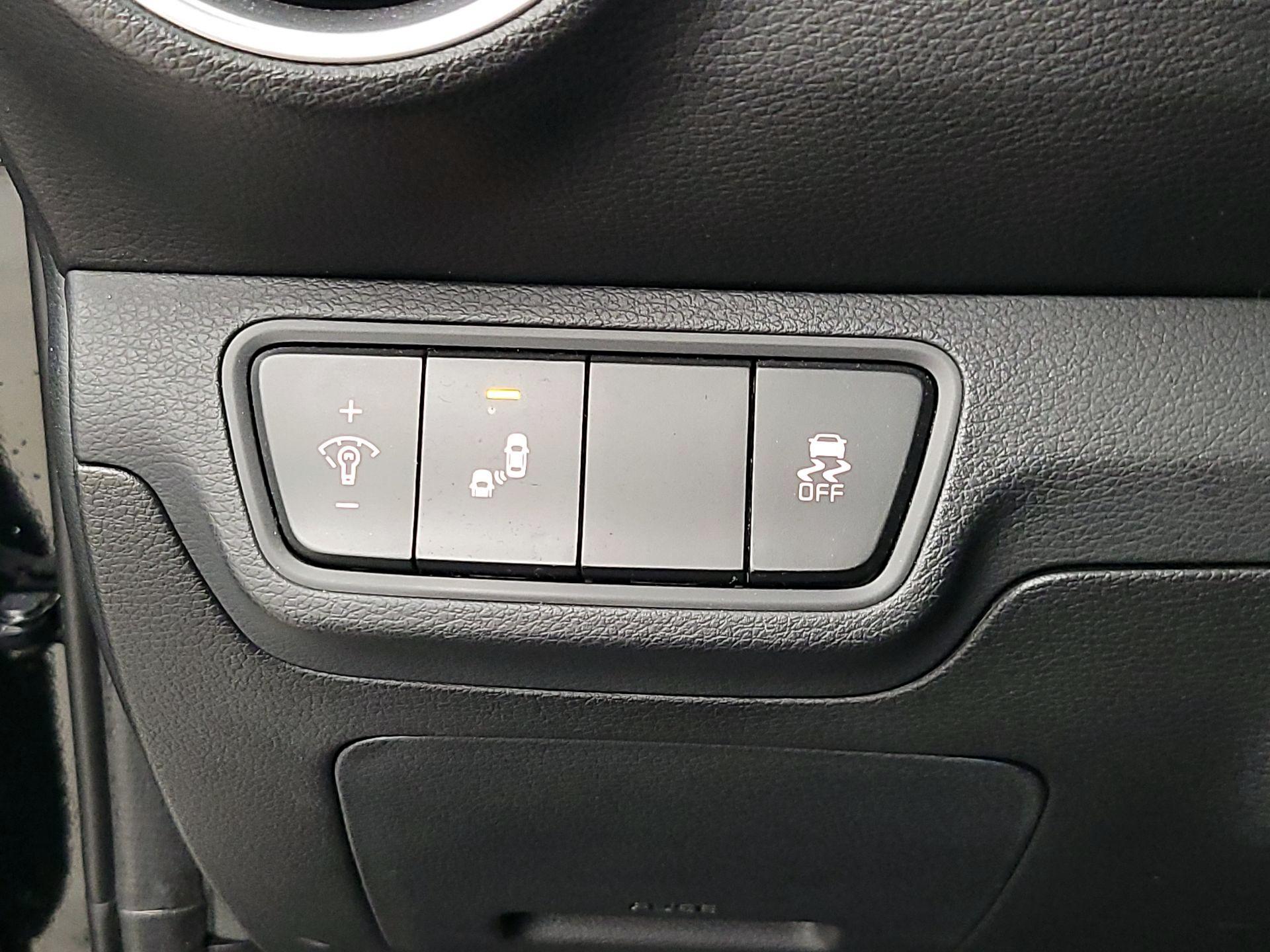 Thumbnail: 2023 Kia Forte - 13