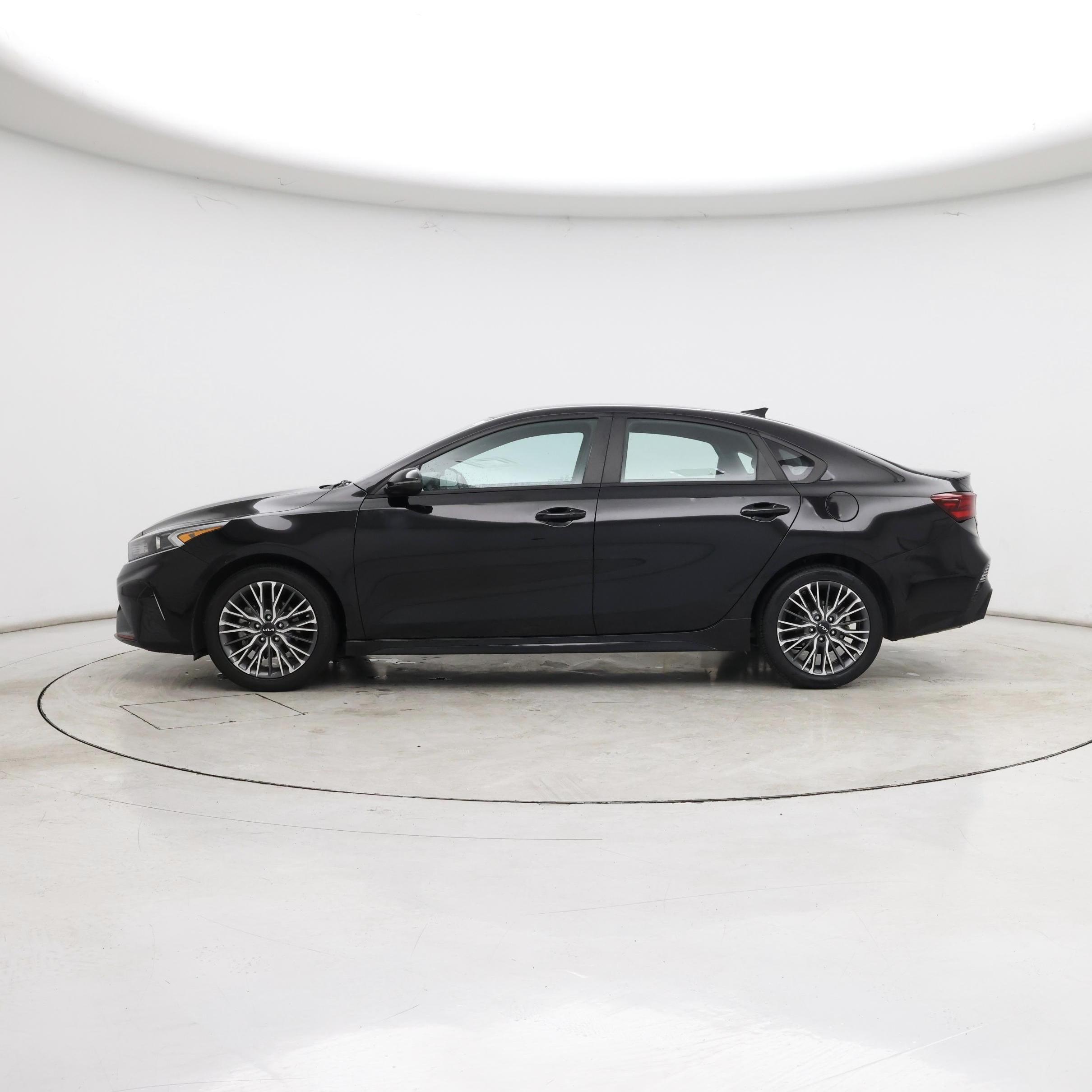 Thumbnail: 2023 Kia Forte - 3