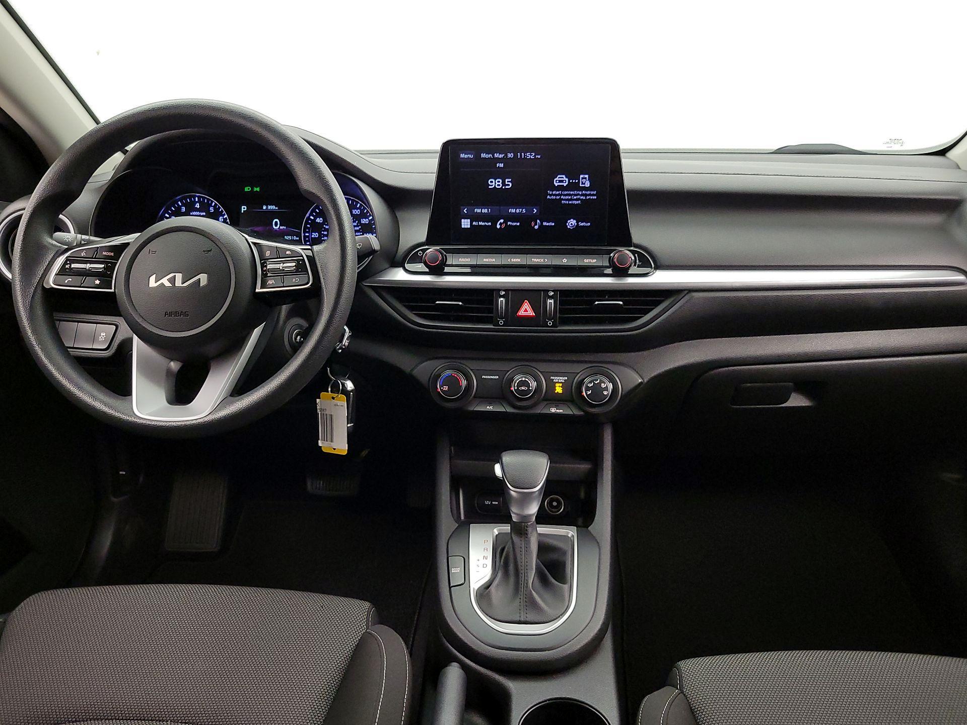 Thumbnail: 2023 Kia Forte - 9