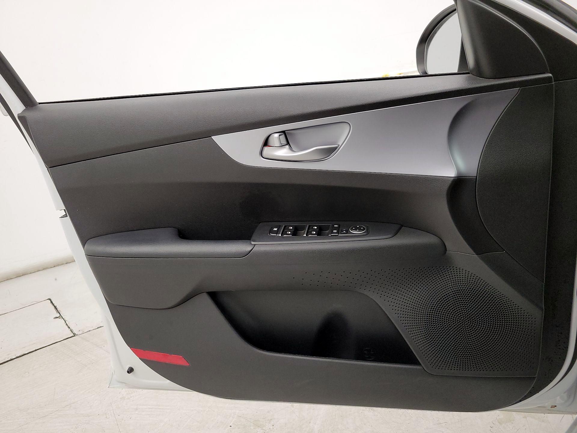 Thumbnail: 2023 Kia Forte - 12