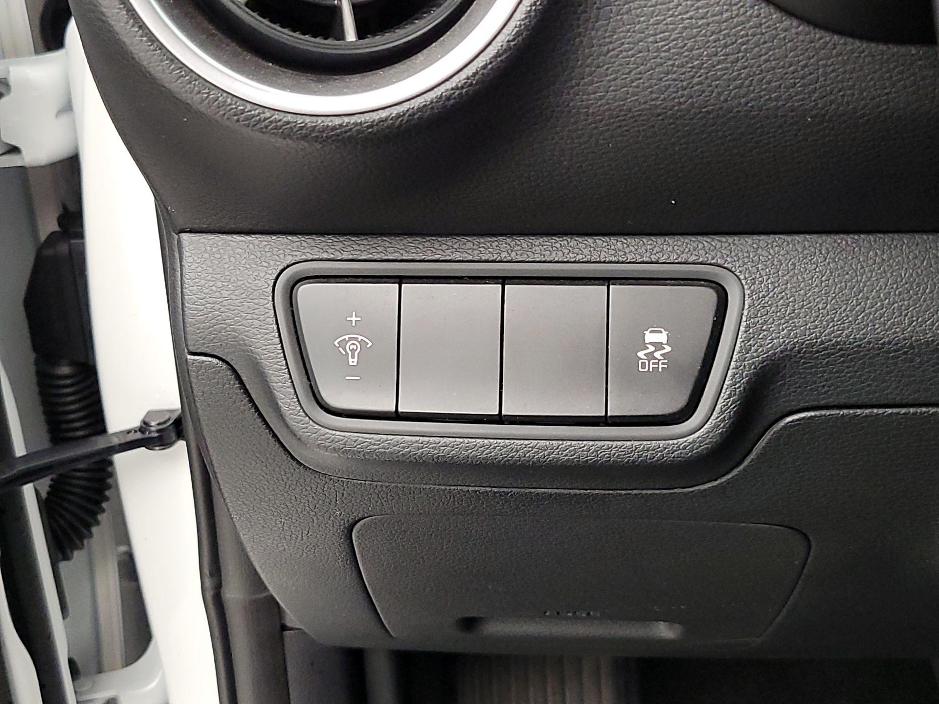 Thumbnail: 2023 Kia Forte - 13