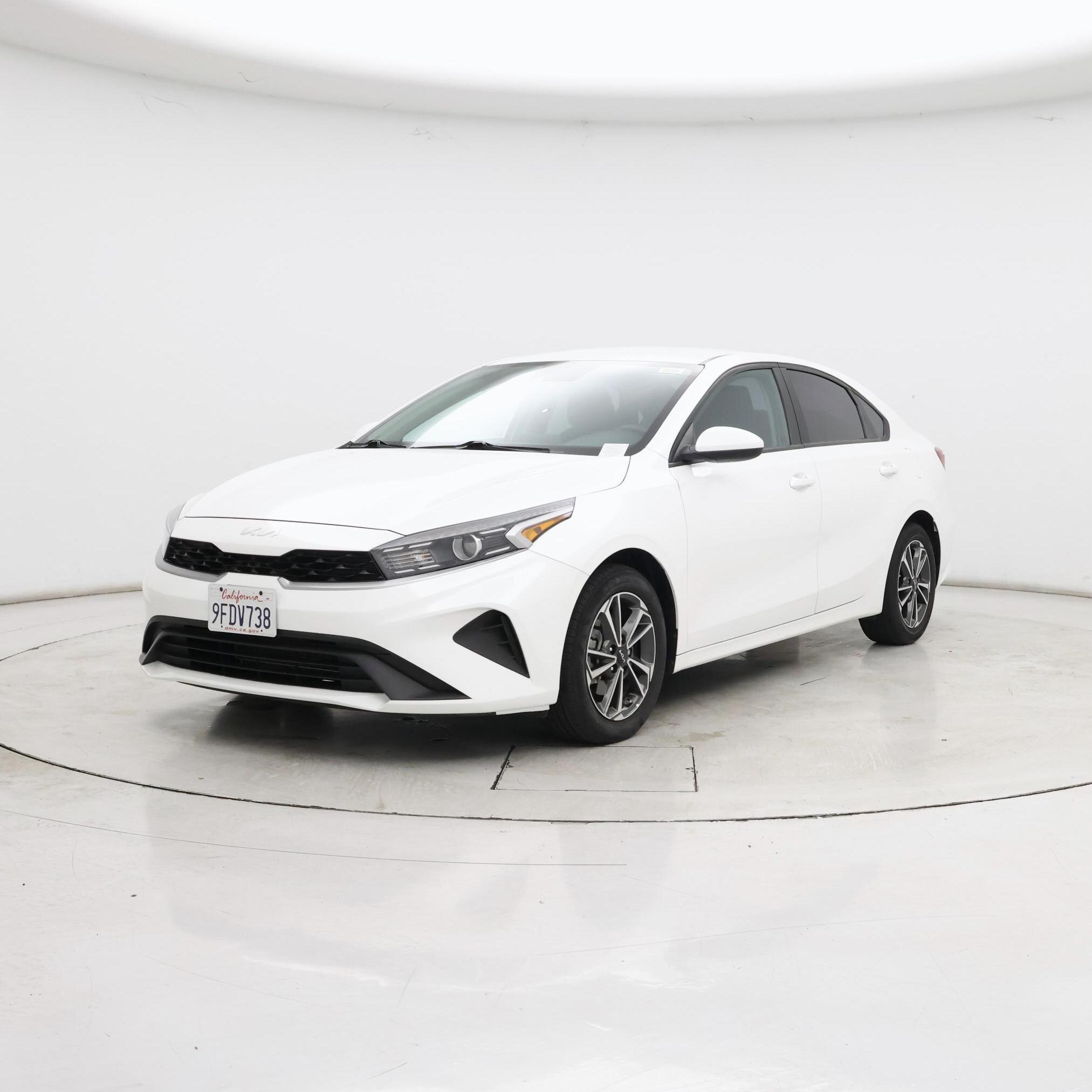 Thumbnail: 2023 Kia Forte - 4