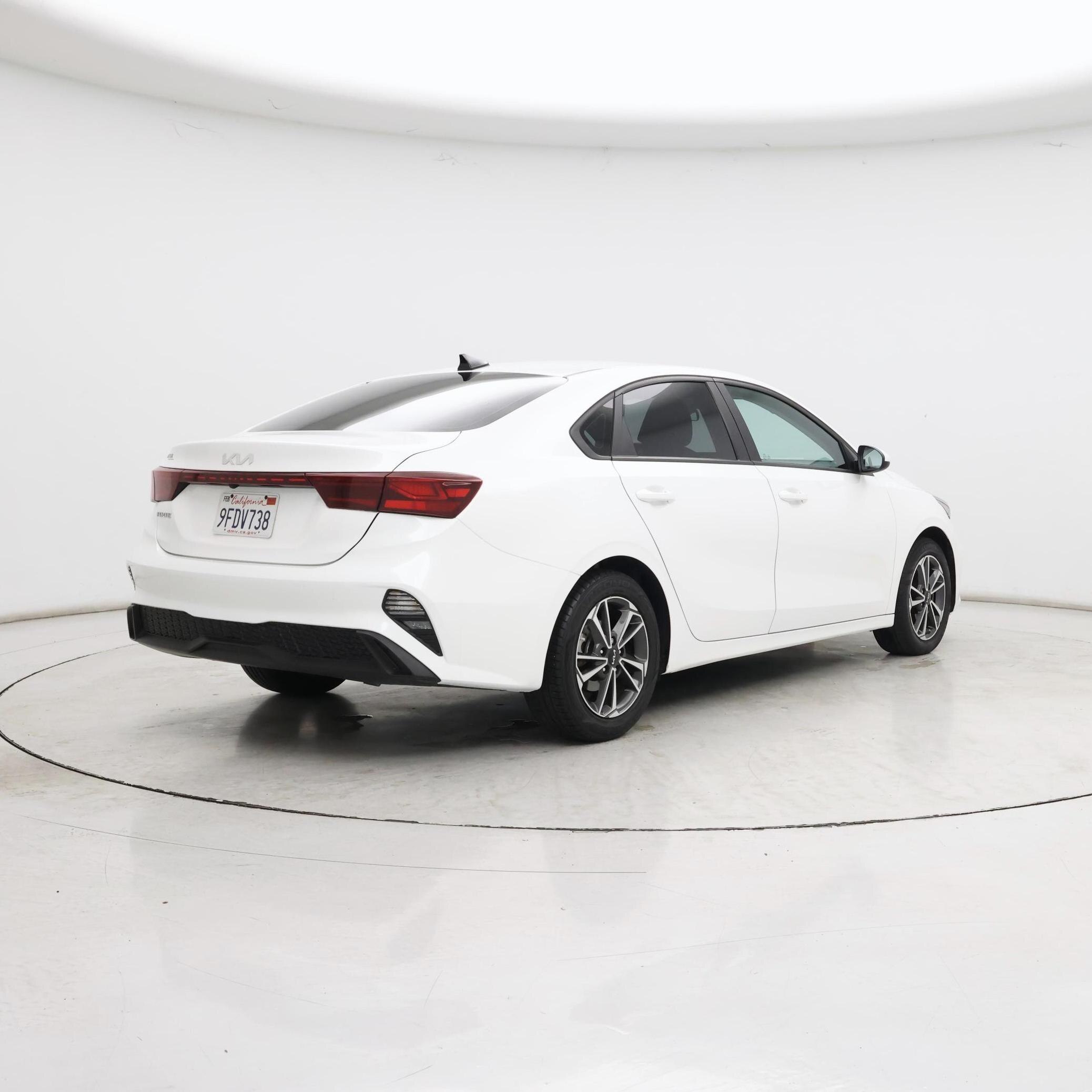 Thumbnail: 2023 Kia Forte - 8