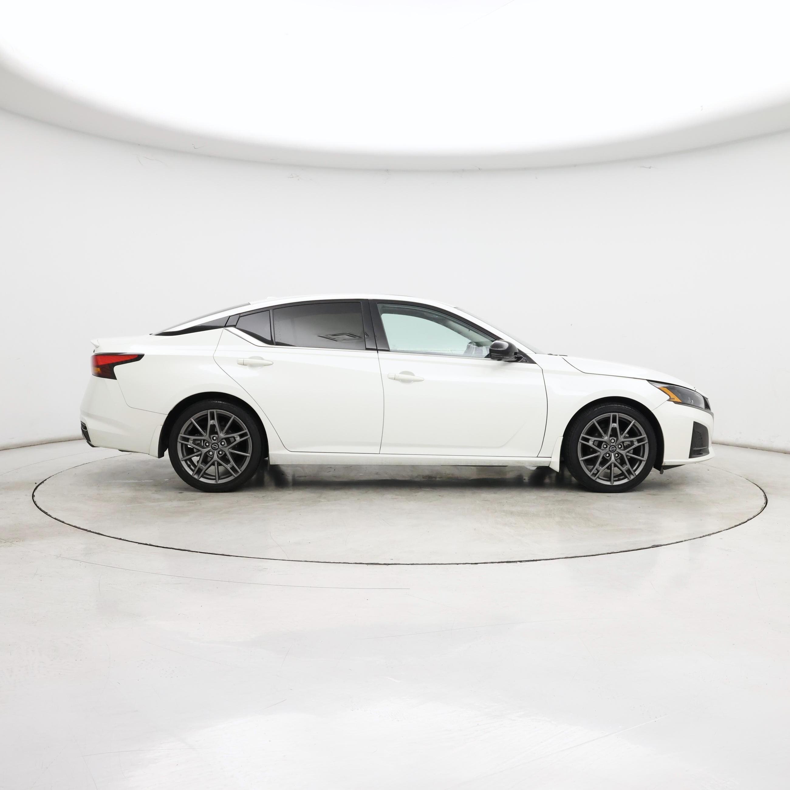 Thumbnail: 2023 Nissan Altima - 7