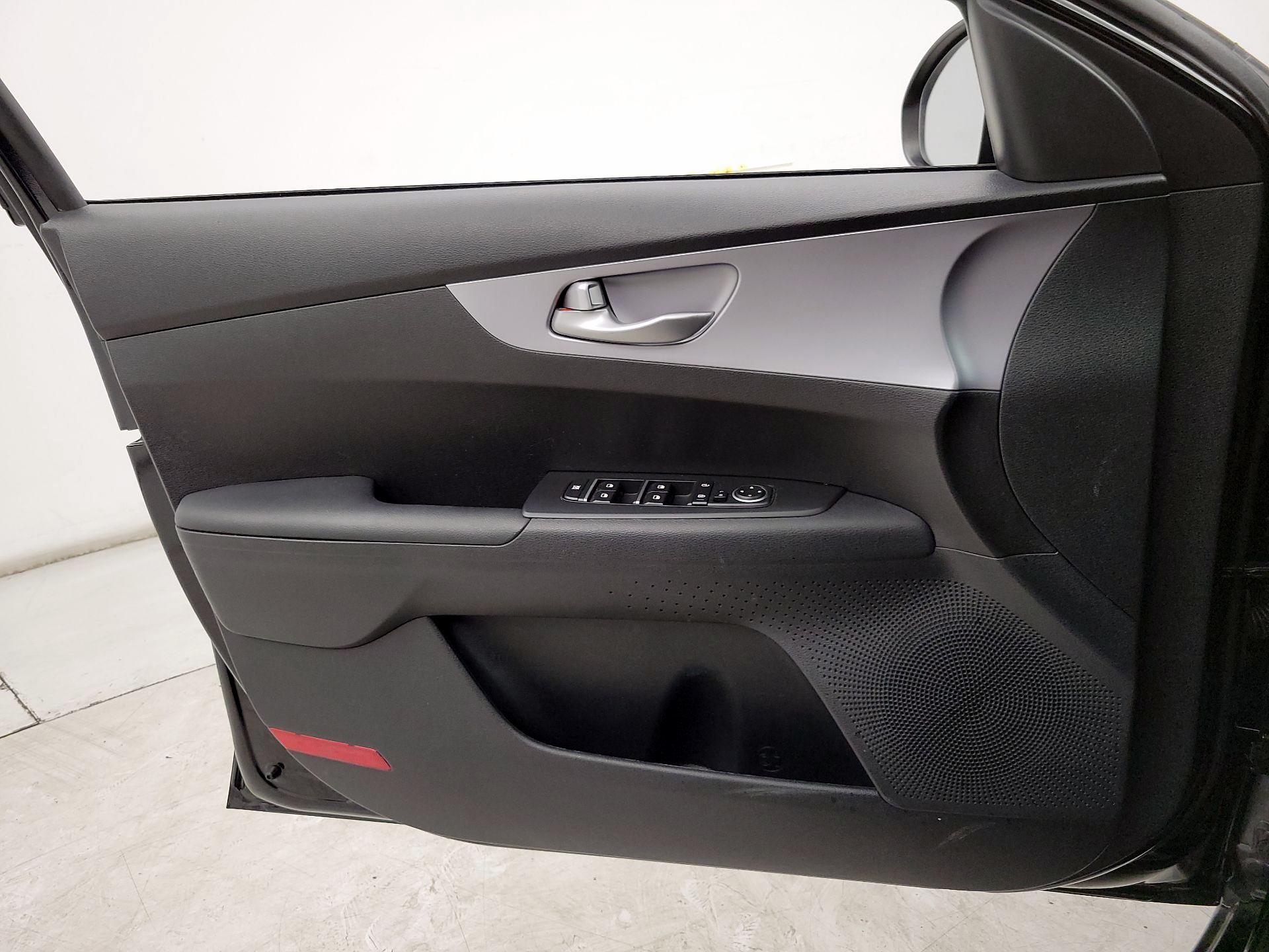 Thumbnail: 2024 Kia Forte - 12