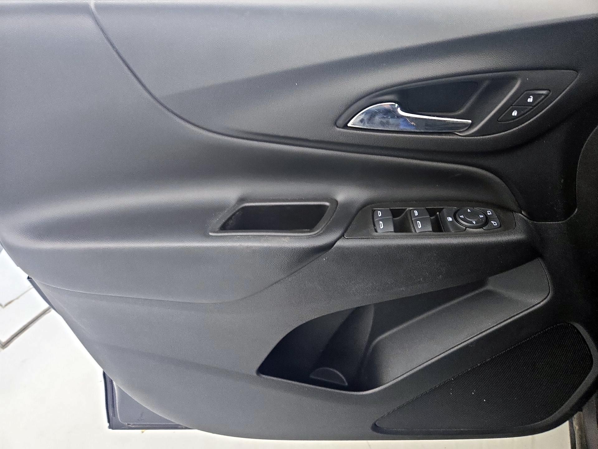 Thumbnail: 2021 Chevrolet Equinox - 12