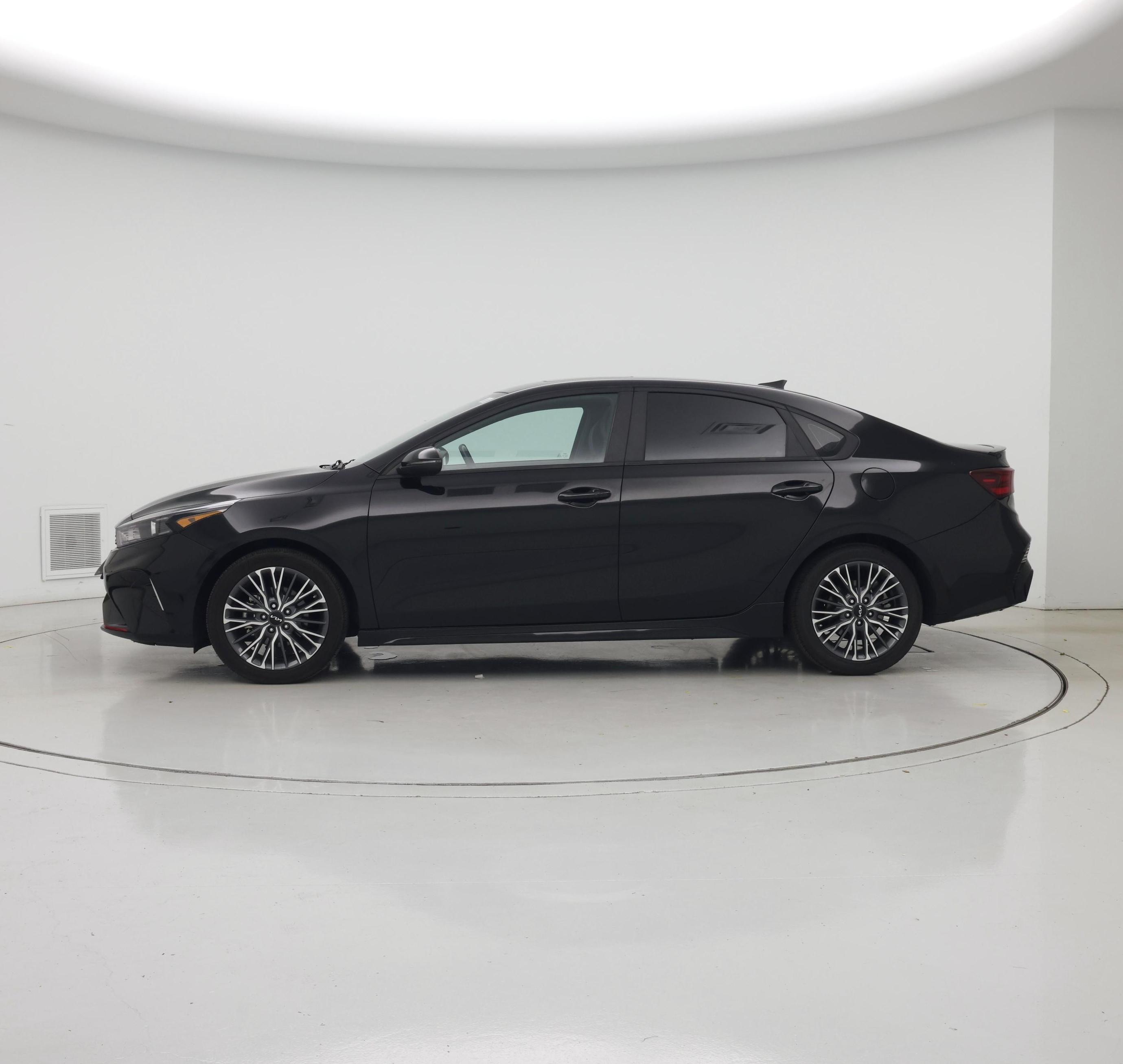 Thumbnail: 2024 Kia Forte - 3