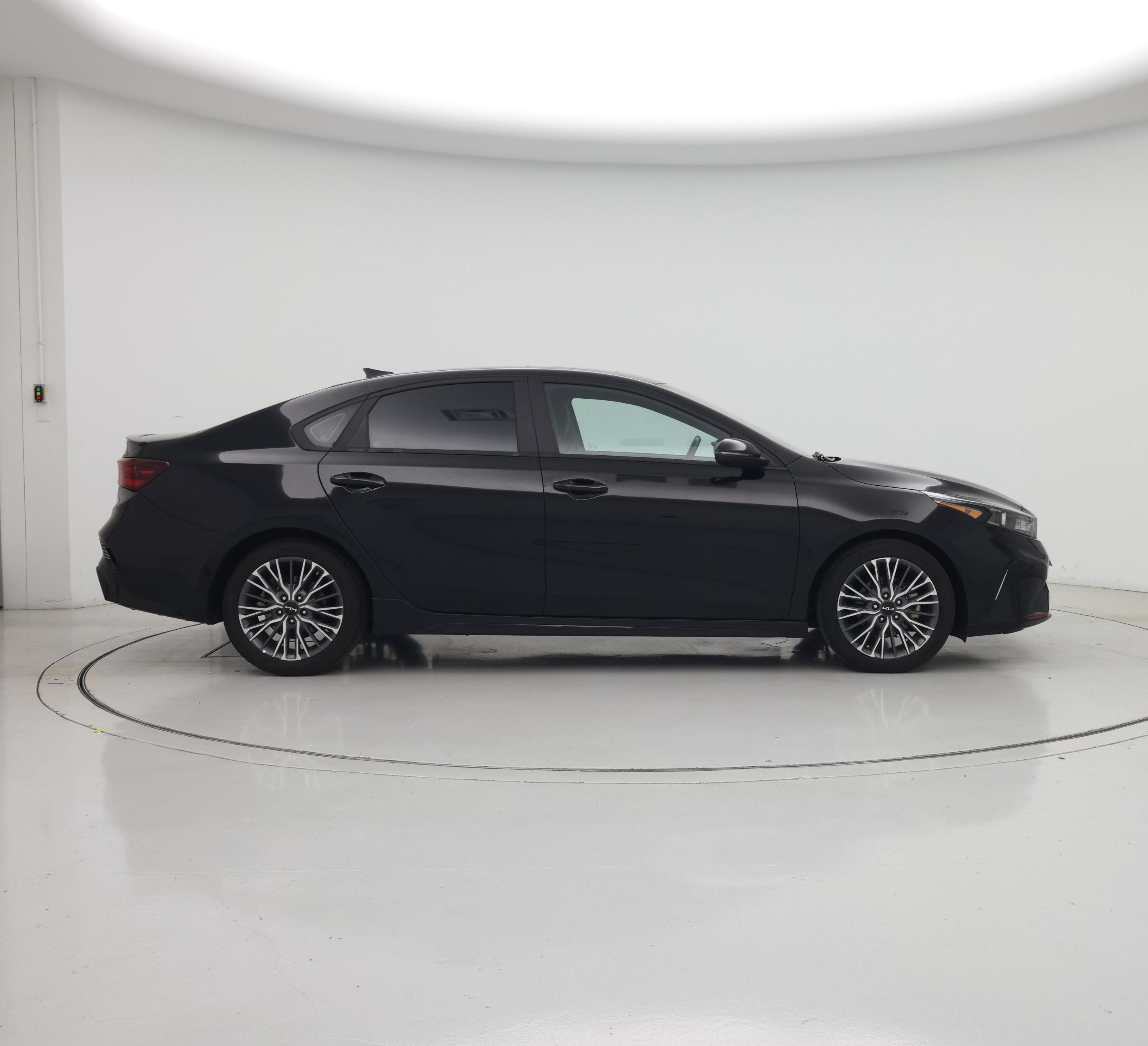 Thumbnail: 2024 Kia Forte - 7