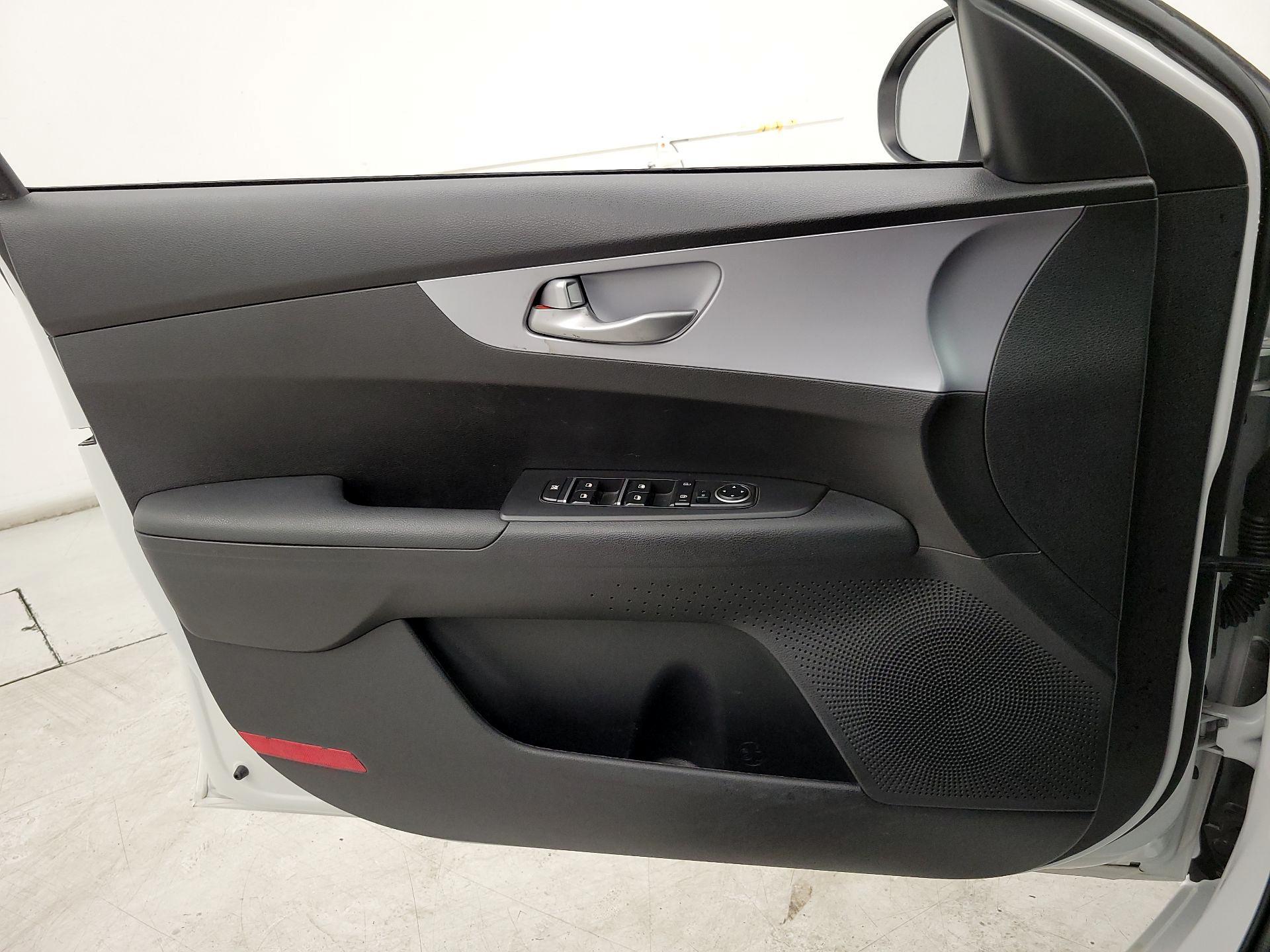 Thumbnail: 2024 Kia Forte - 12