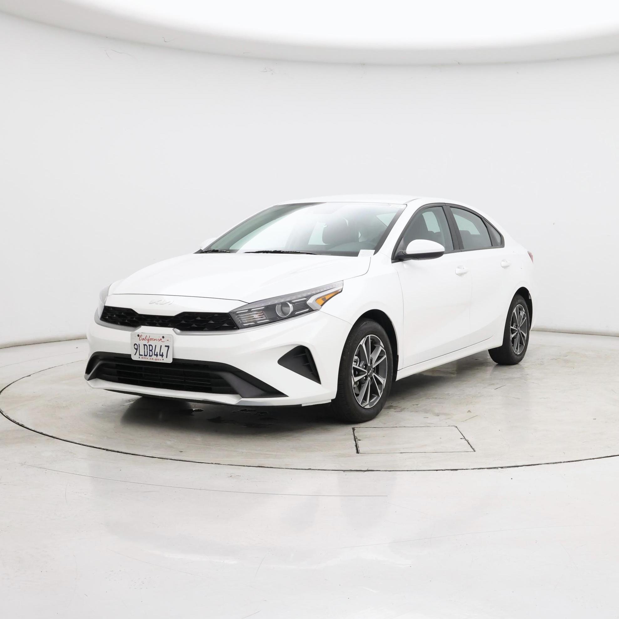 Thumbnail: 2024 Kia Forte - 4