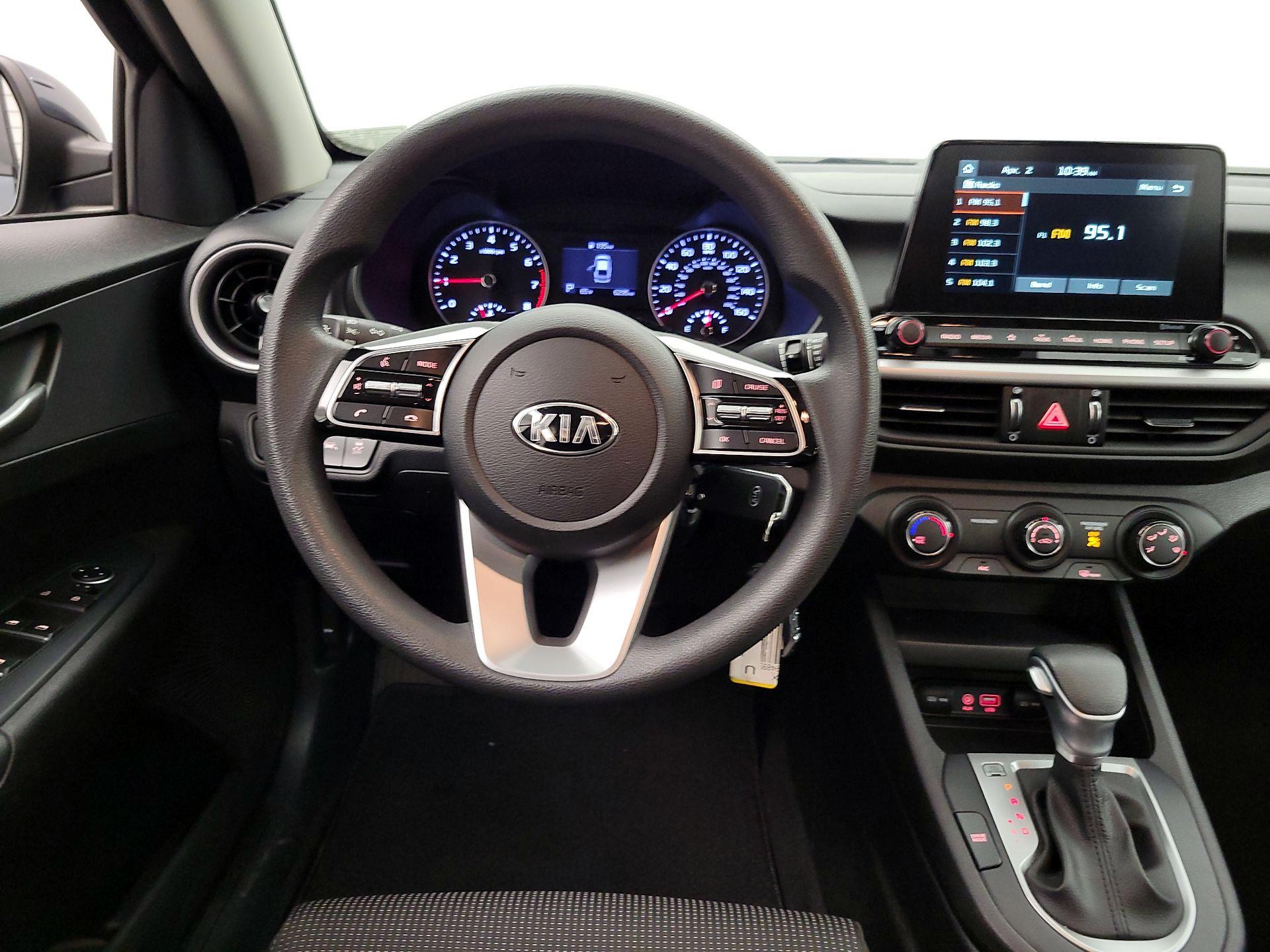 Thumbnail: 2020 Kia Forte - 10