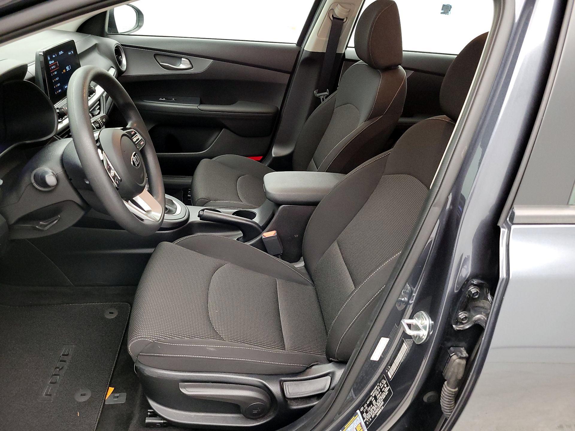 Thumbnail: 2020 Kia Forte - 11