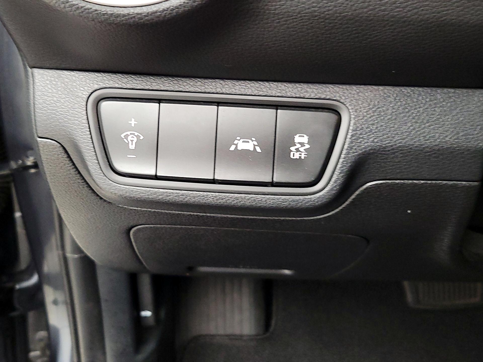 Thumbnail: 2020 Kia Forte - 13