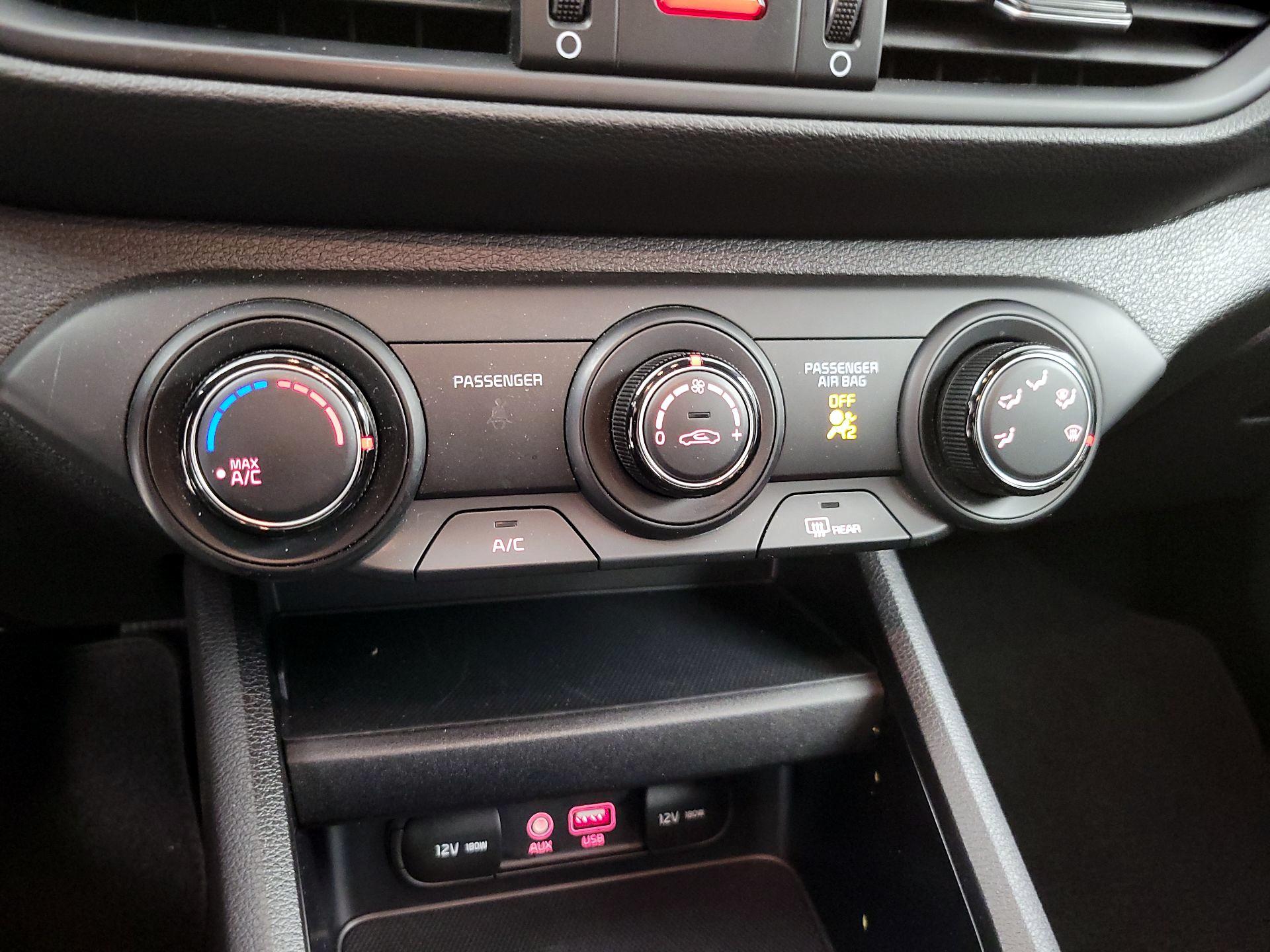 Thumbnail: 2020 Kia Forte - 16