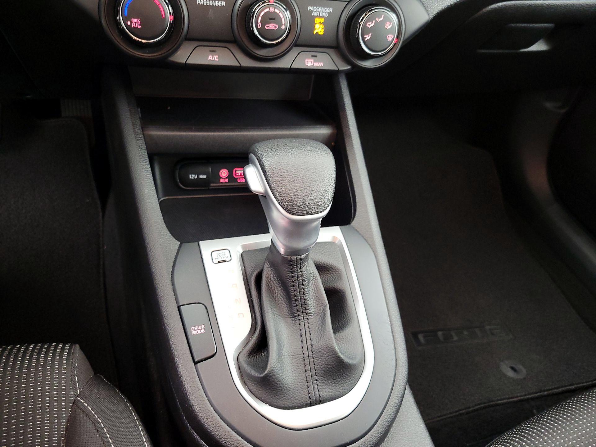 Thumbnail: 2020 Kia Forte - 17