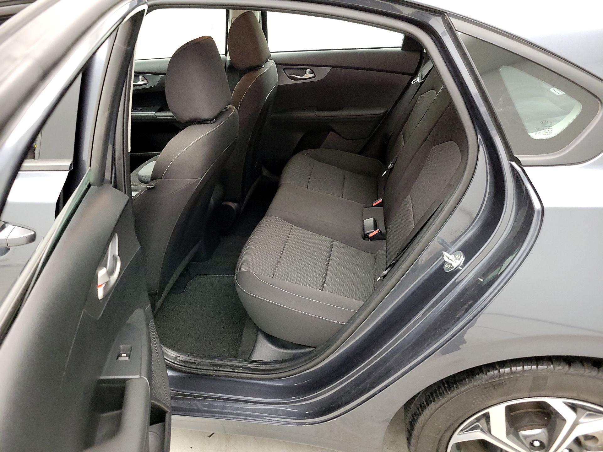 Thumbnail: 2020 Kia Forte - 19