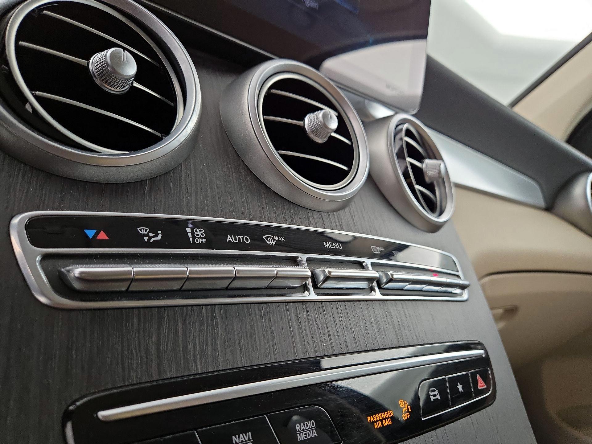 Thumbnail: 2020 Mercedes-Benz GLC - 16
