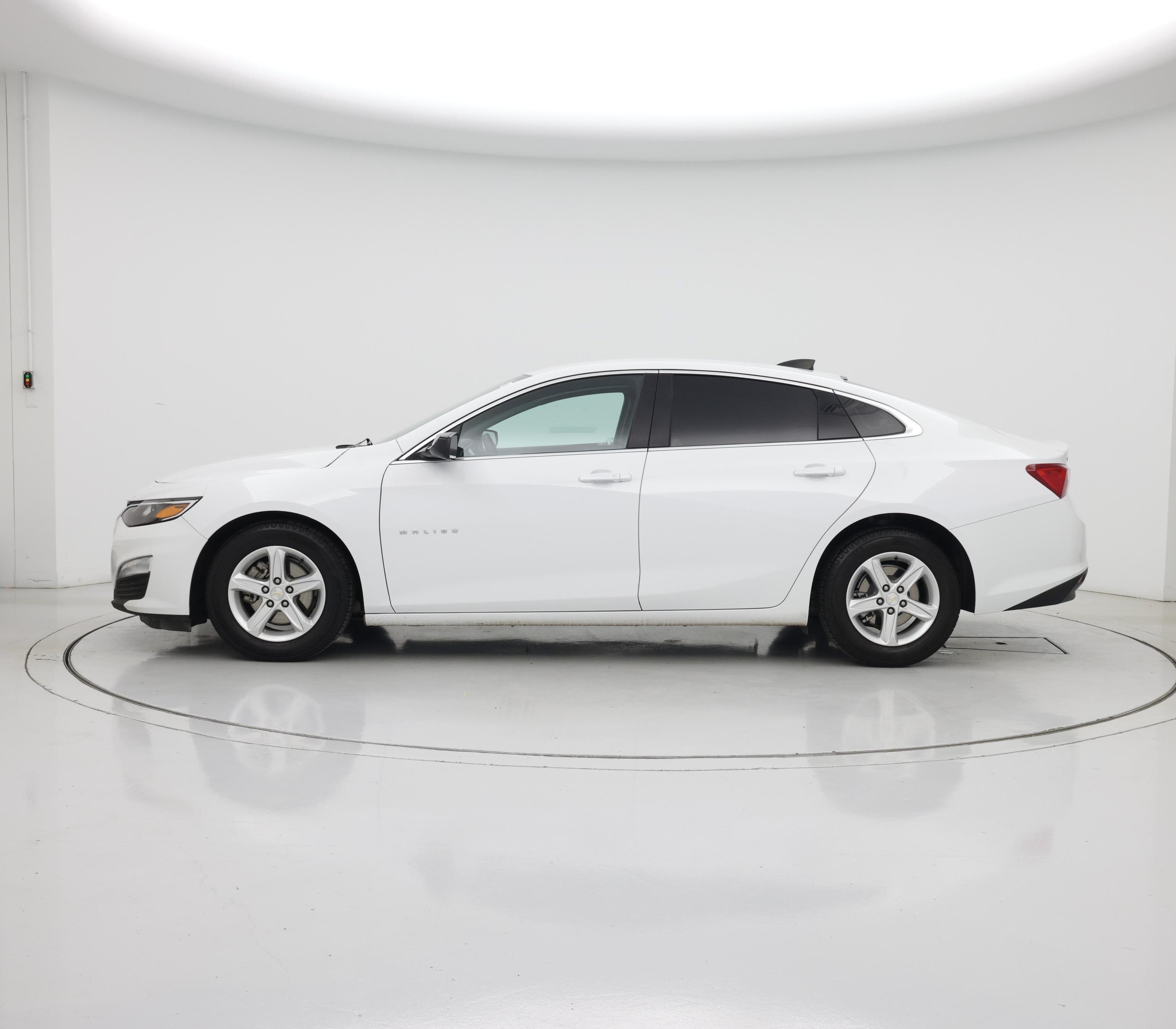 Thumbnail: 2023 Chevrolet Malibu - 3