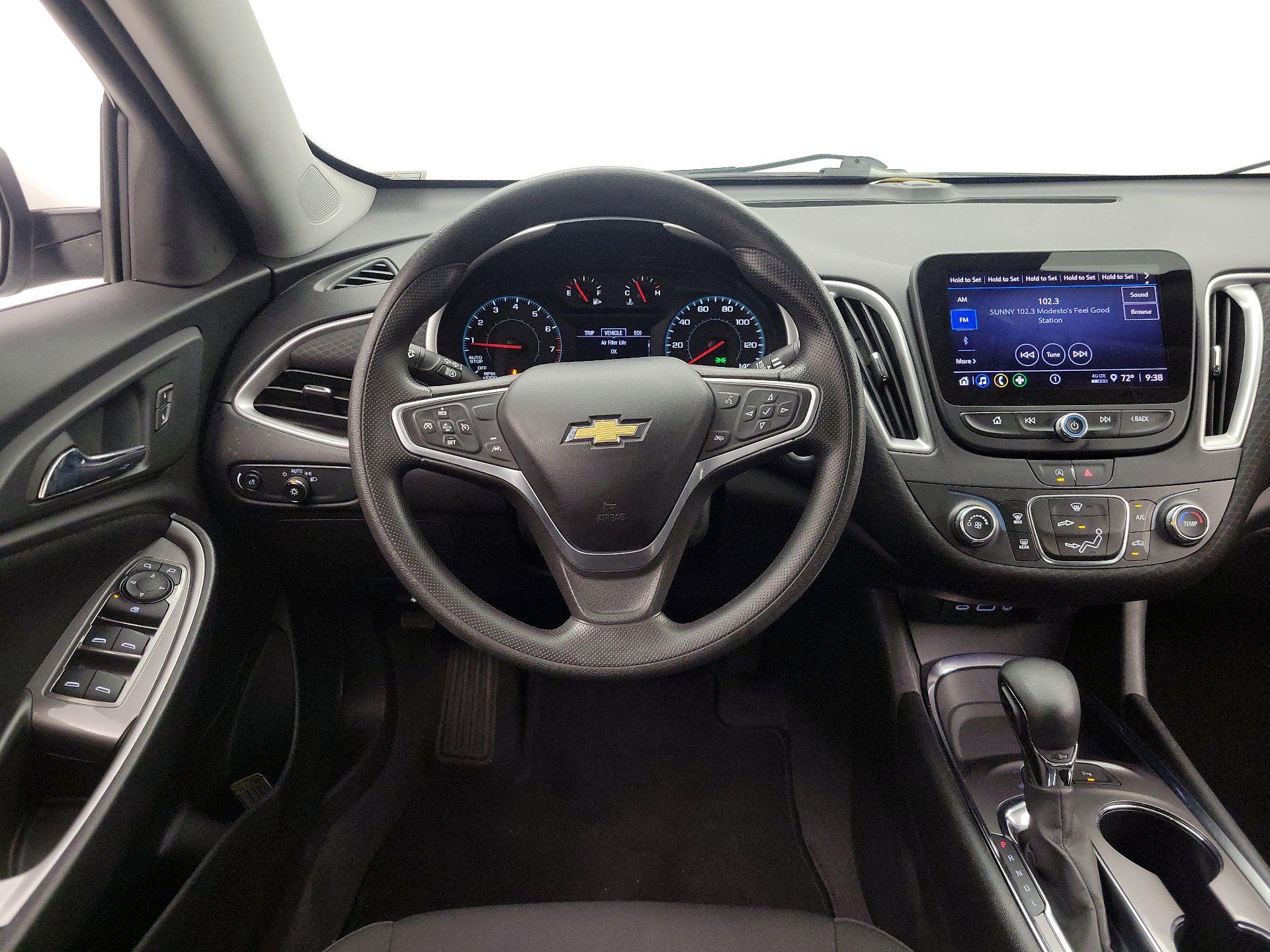 Thumbnail: 2022 Chevrolet Malibu - 10
