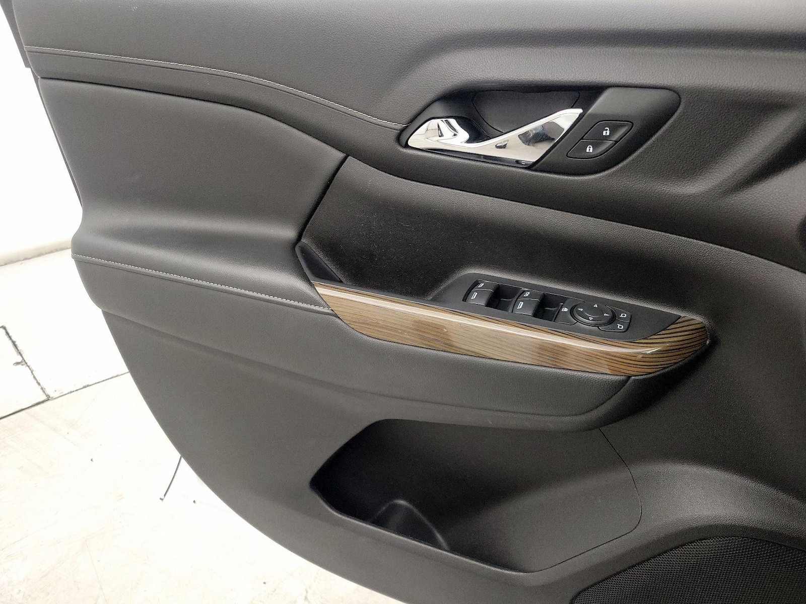 2022 GMC Acadia SLE - Photo 13