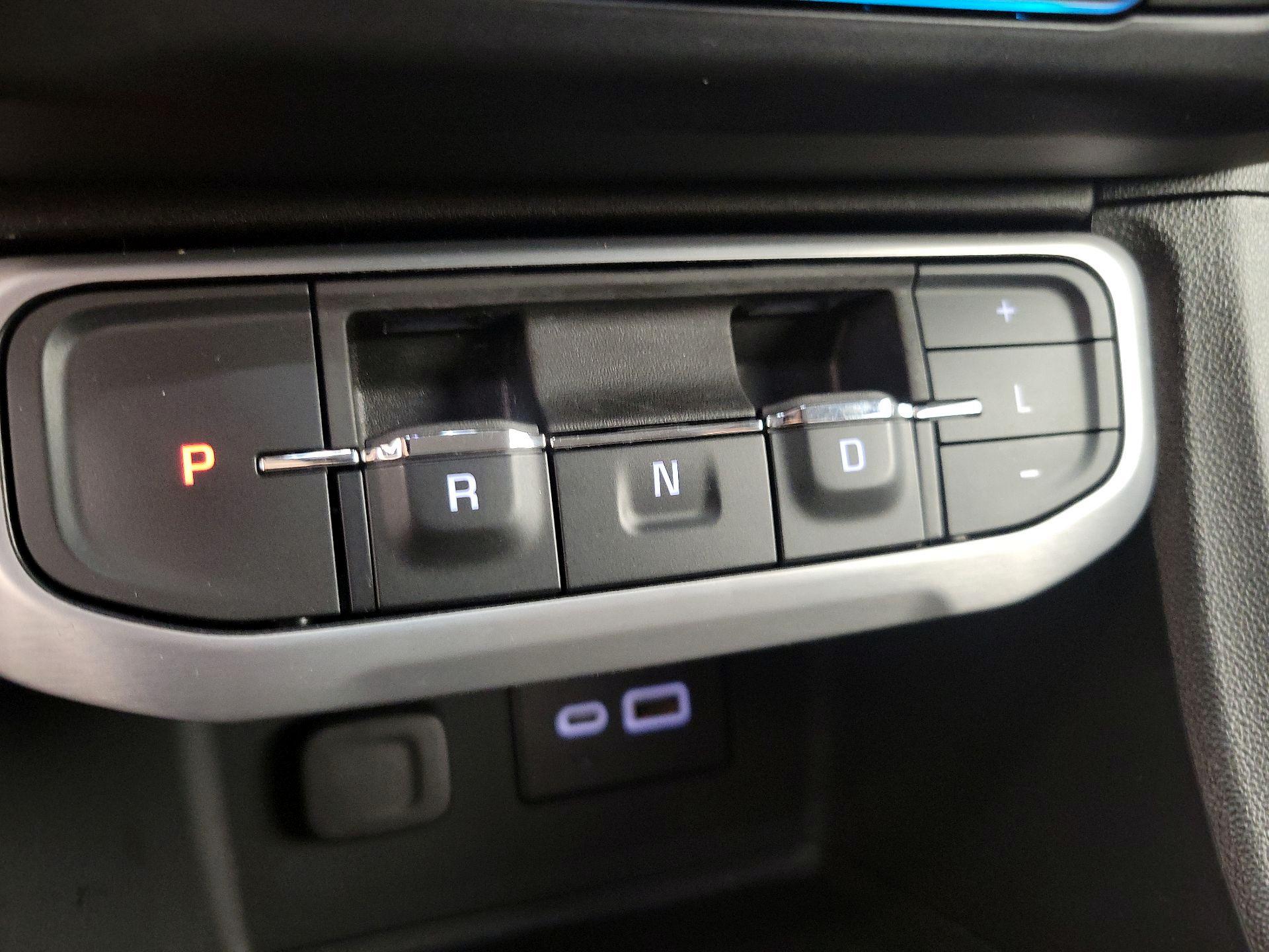 Thumbnail: 2022 GMC Acadia - 17