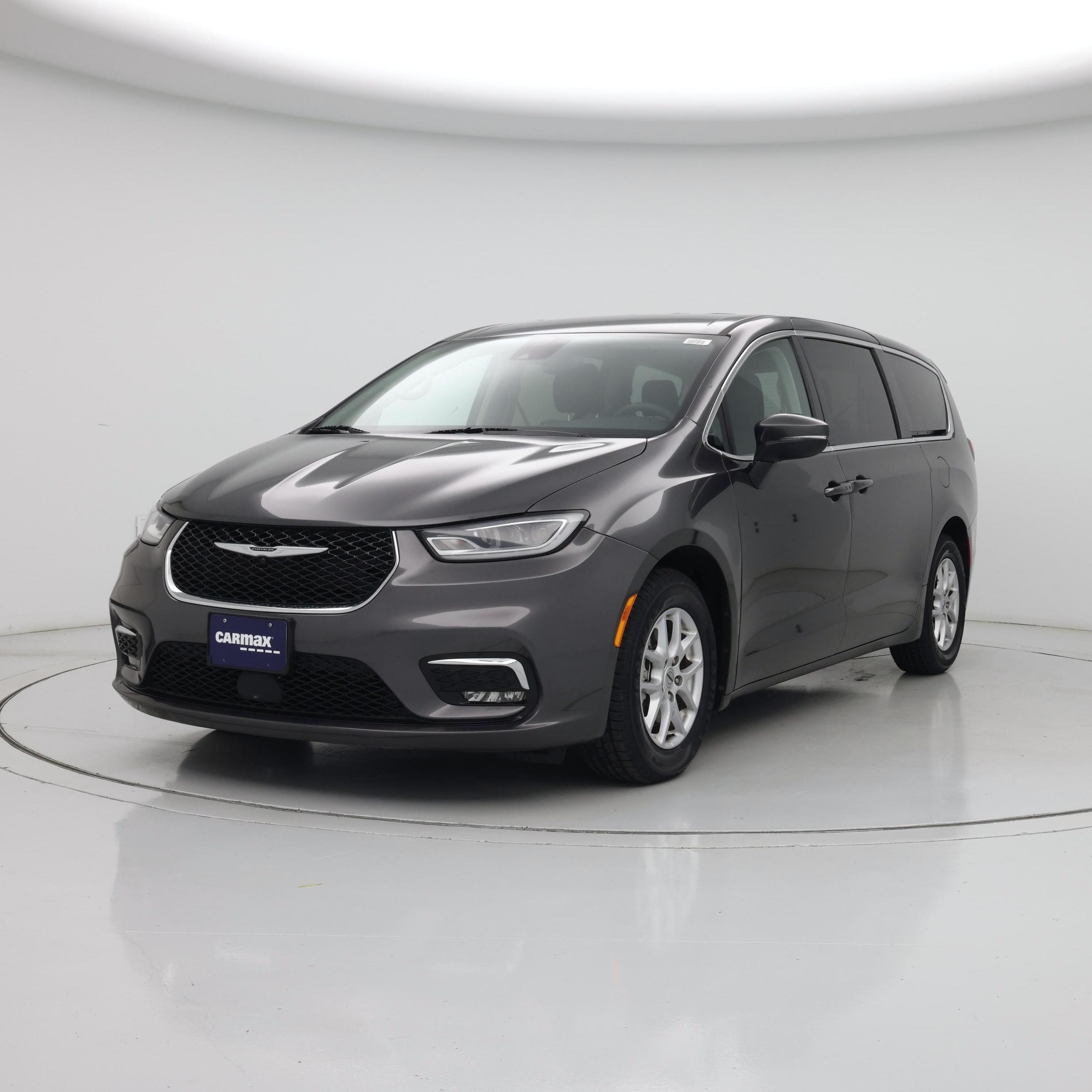 Thumbnail: 2023 Chrysler Pacifica - 4