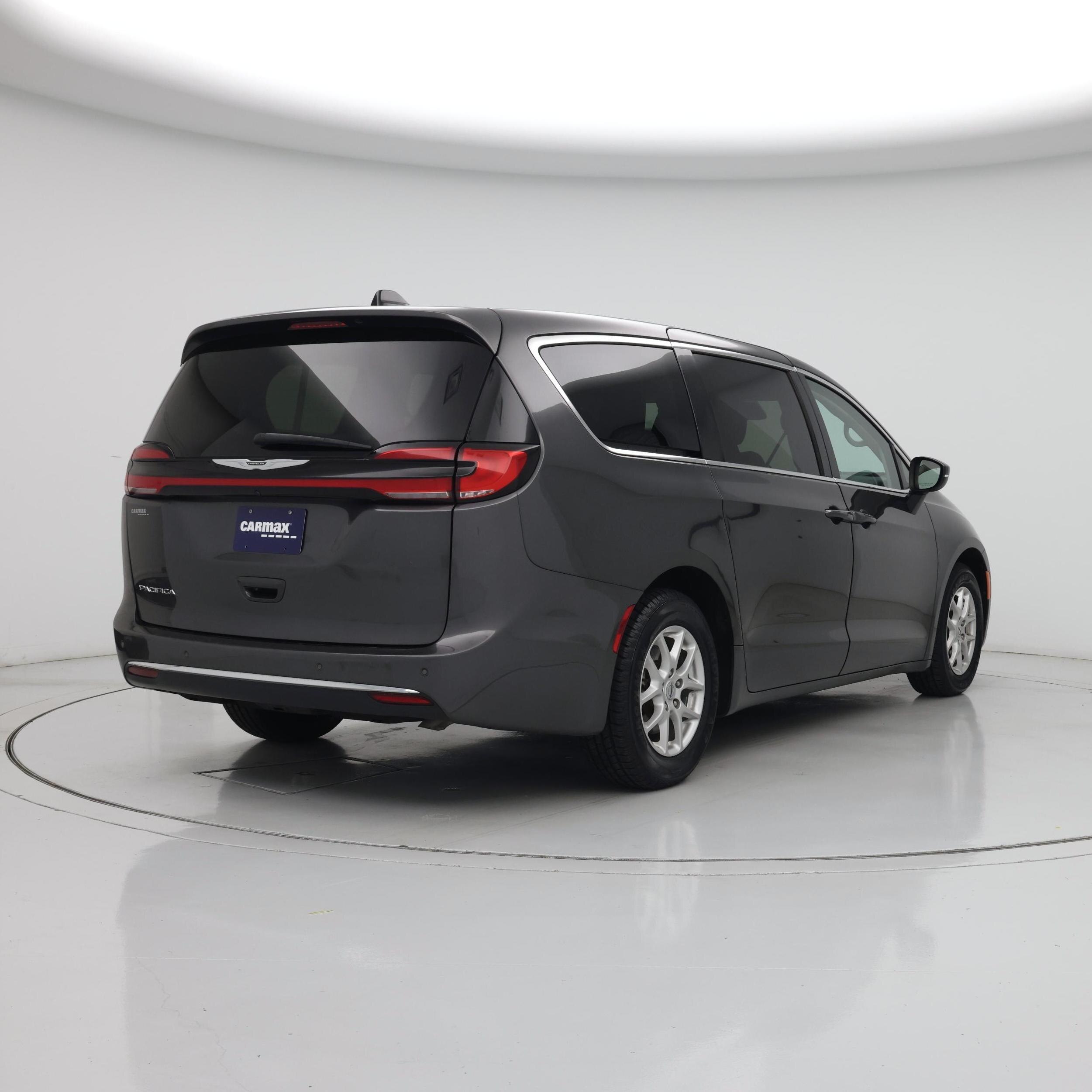 Thumbnail: 2023 Chrysler Pacifica - 8