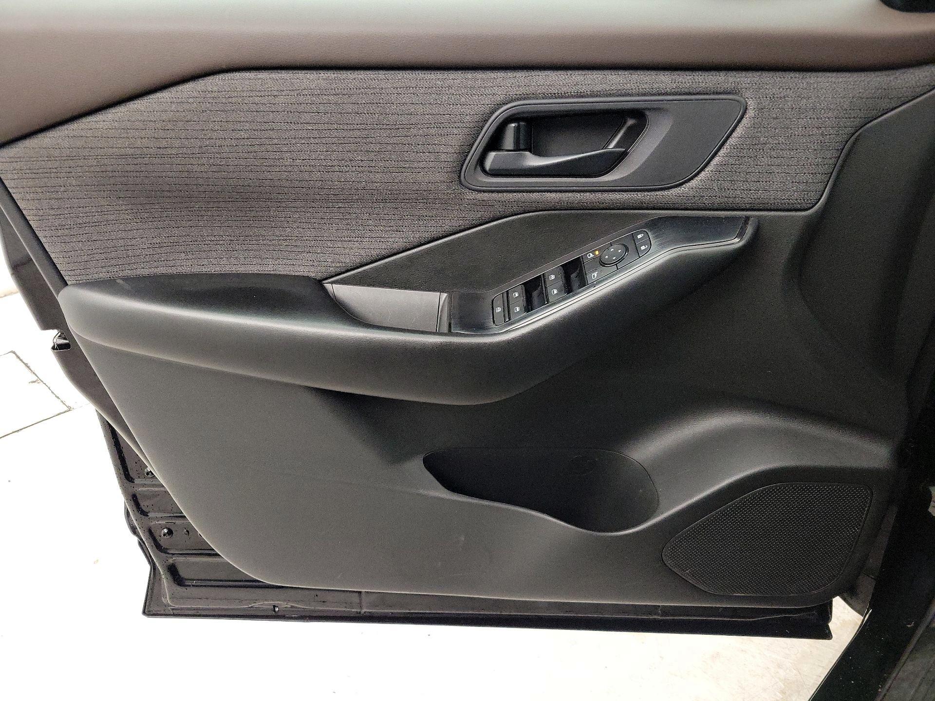 Thumbnail: 2023 Nissan Rogue - 12