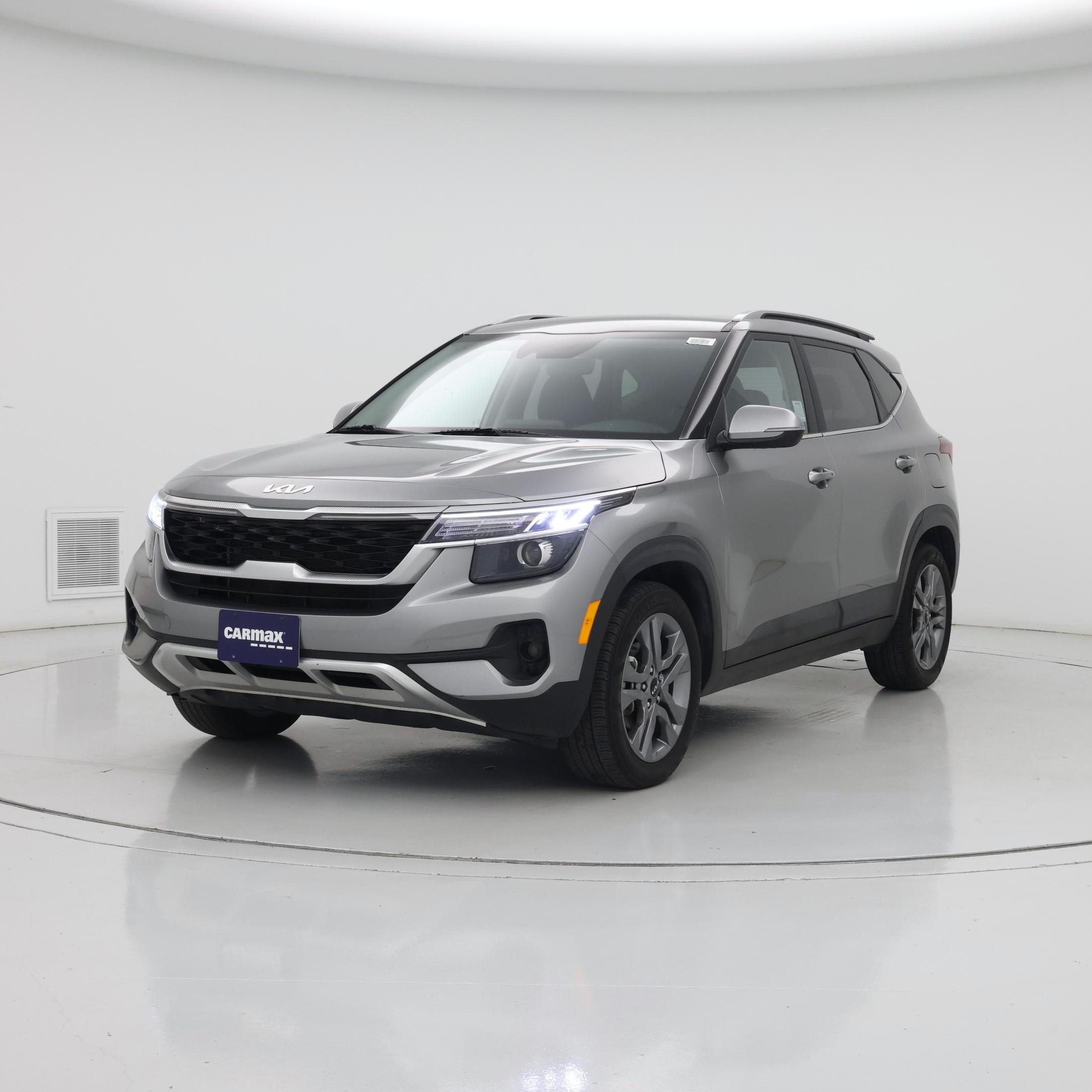 Thumbnail: 2023 Kia Seltos - 4